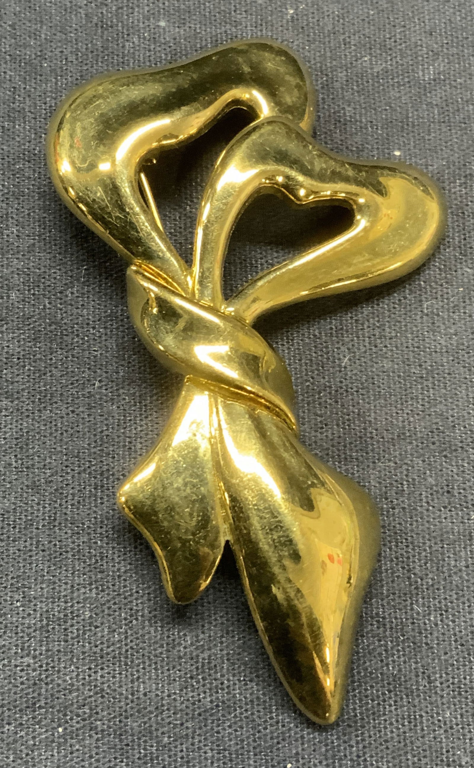Vintage Monet Gold Tone Ribbon Brooch (1 of 7)