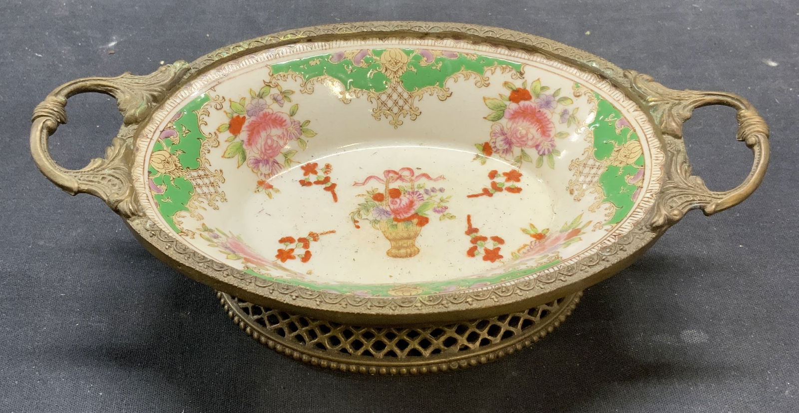 Vtg Chinese Porcelain & Brass Footed Bowl (1 of 6)
