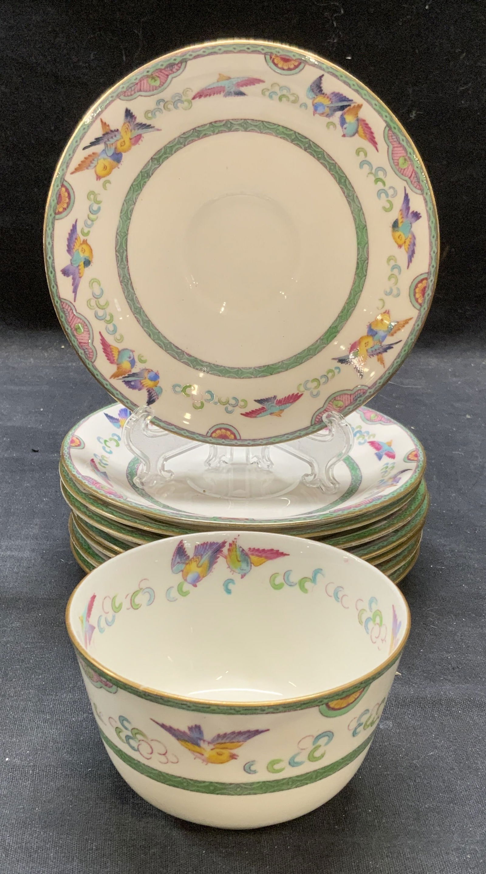 Set 9 Royal DOULTON Porcelain Teacup & Saucers (1 of 8)