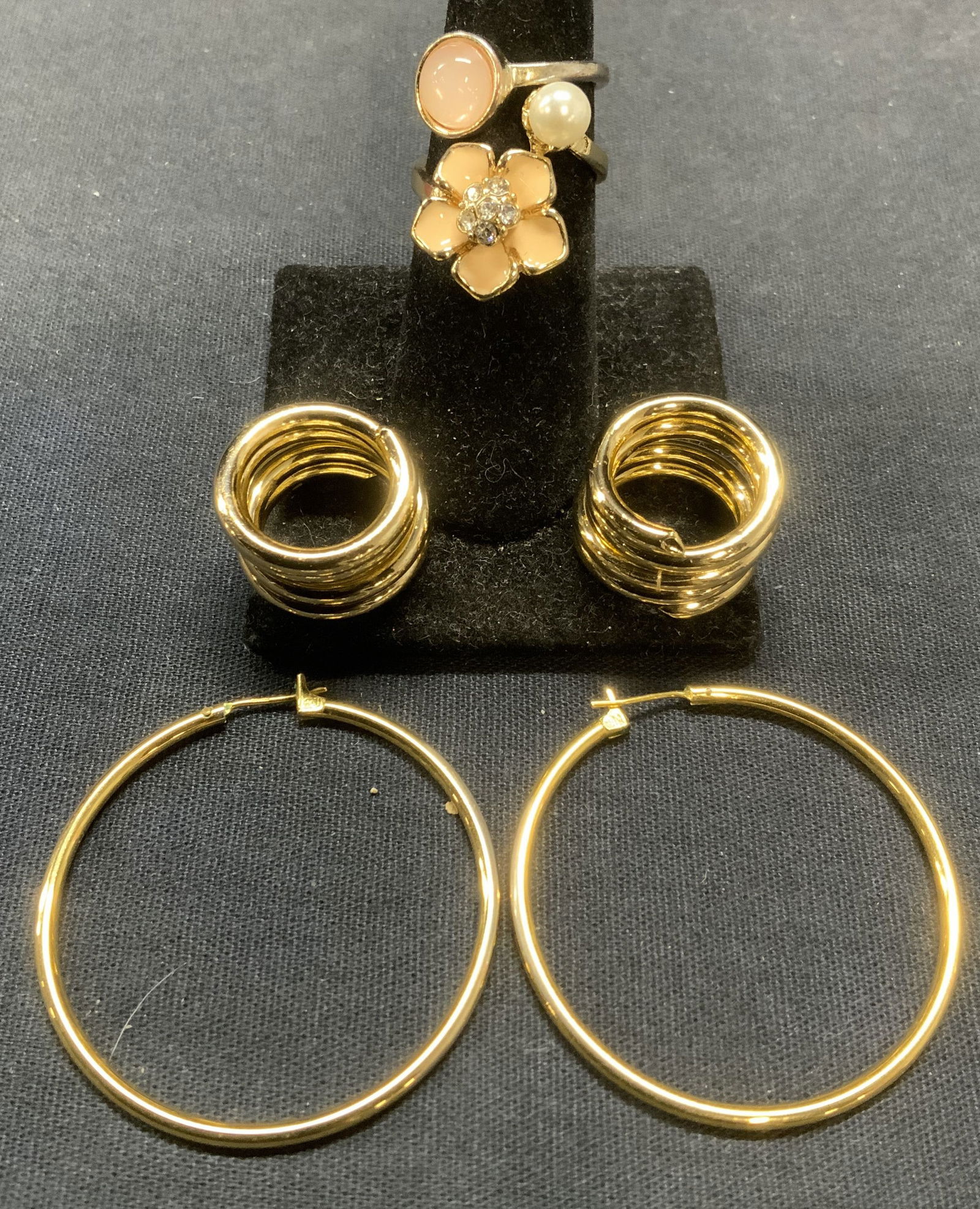 Lot 5 Gold Tn, Flower, Crystal Rings, More (1 of 8)
