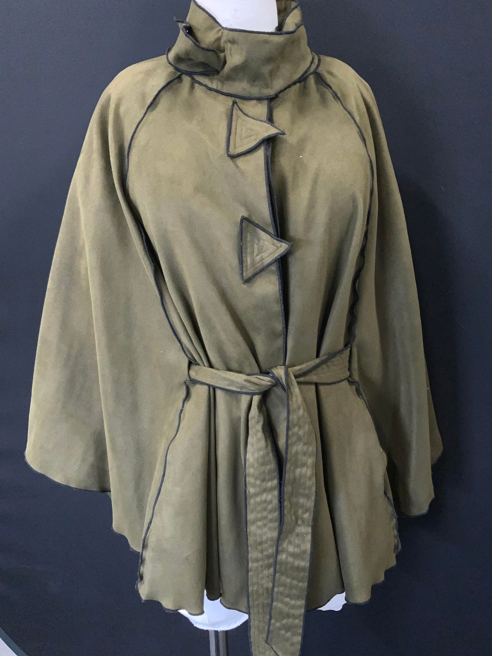 Debra Murray Ultra Suede Handmade Cape USA (1 of 12)
