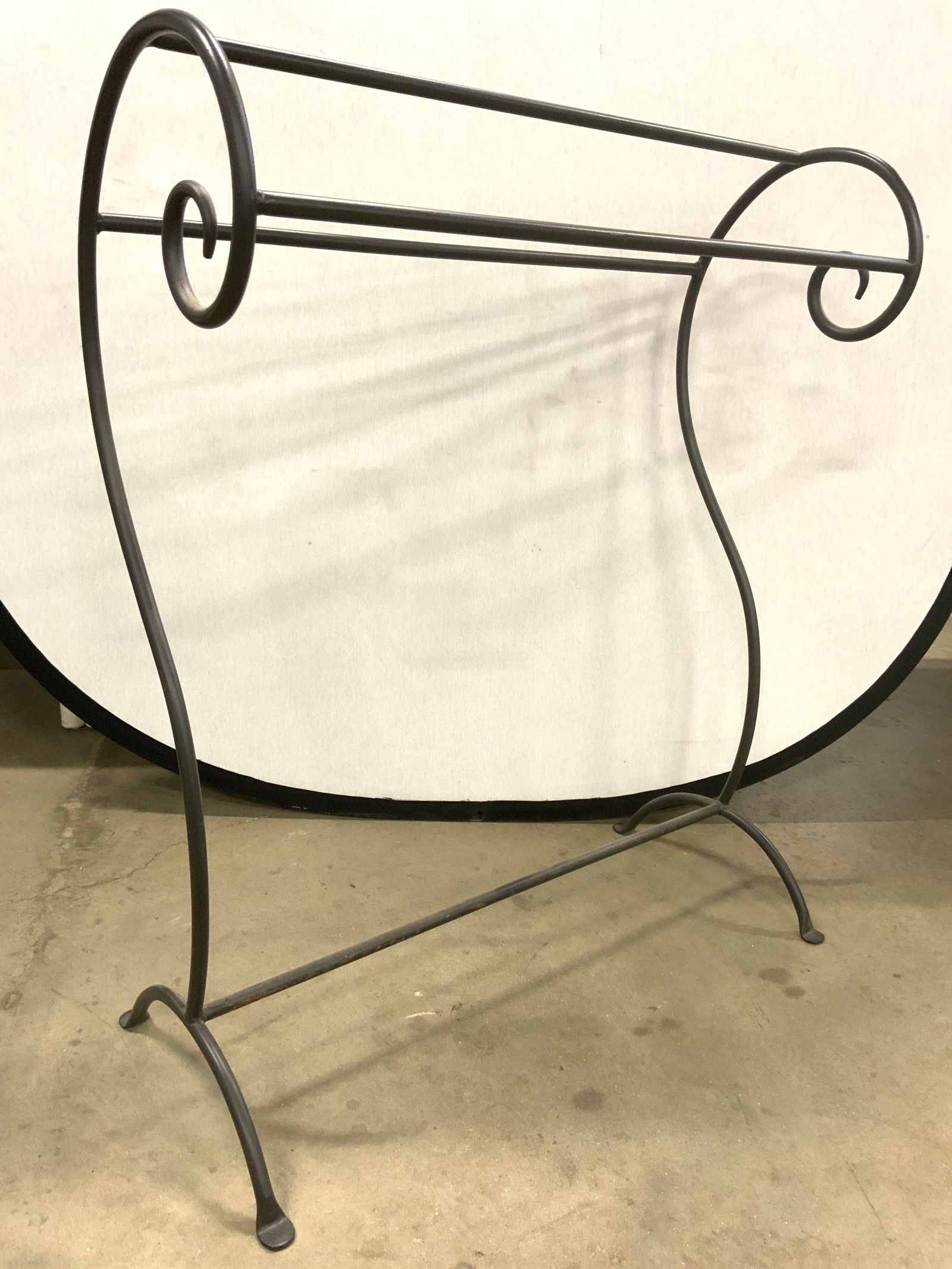 Traditional Style Vintage Iron Quilt Rack (1 of 7)