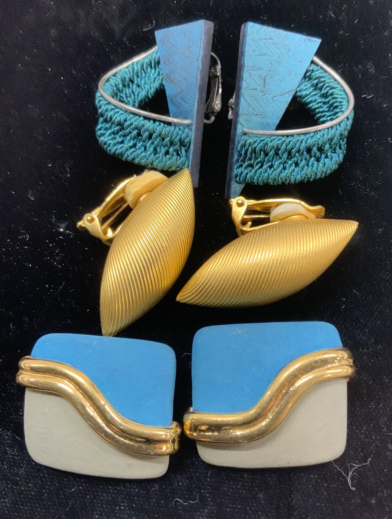 3 Prs Vtg Clip Earrings-Ceramic, Gold Tn, Geometric (1 of 8)