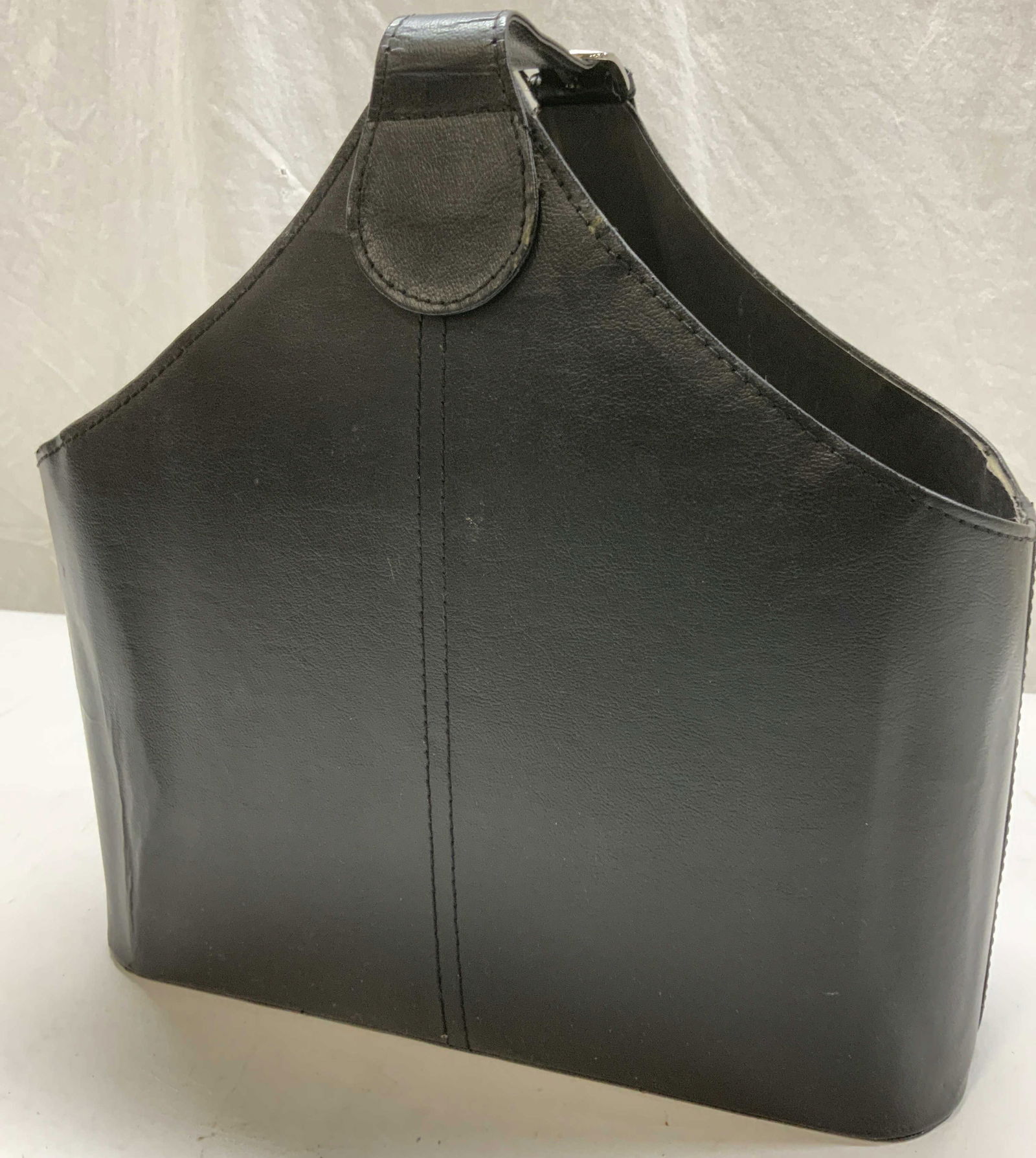 Leather Style Magazine/Book Storage Holder (1 of 8)