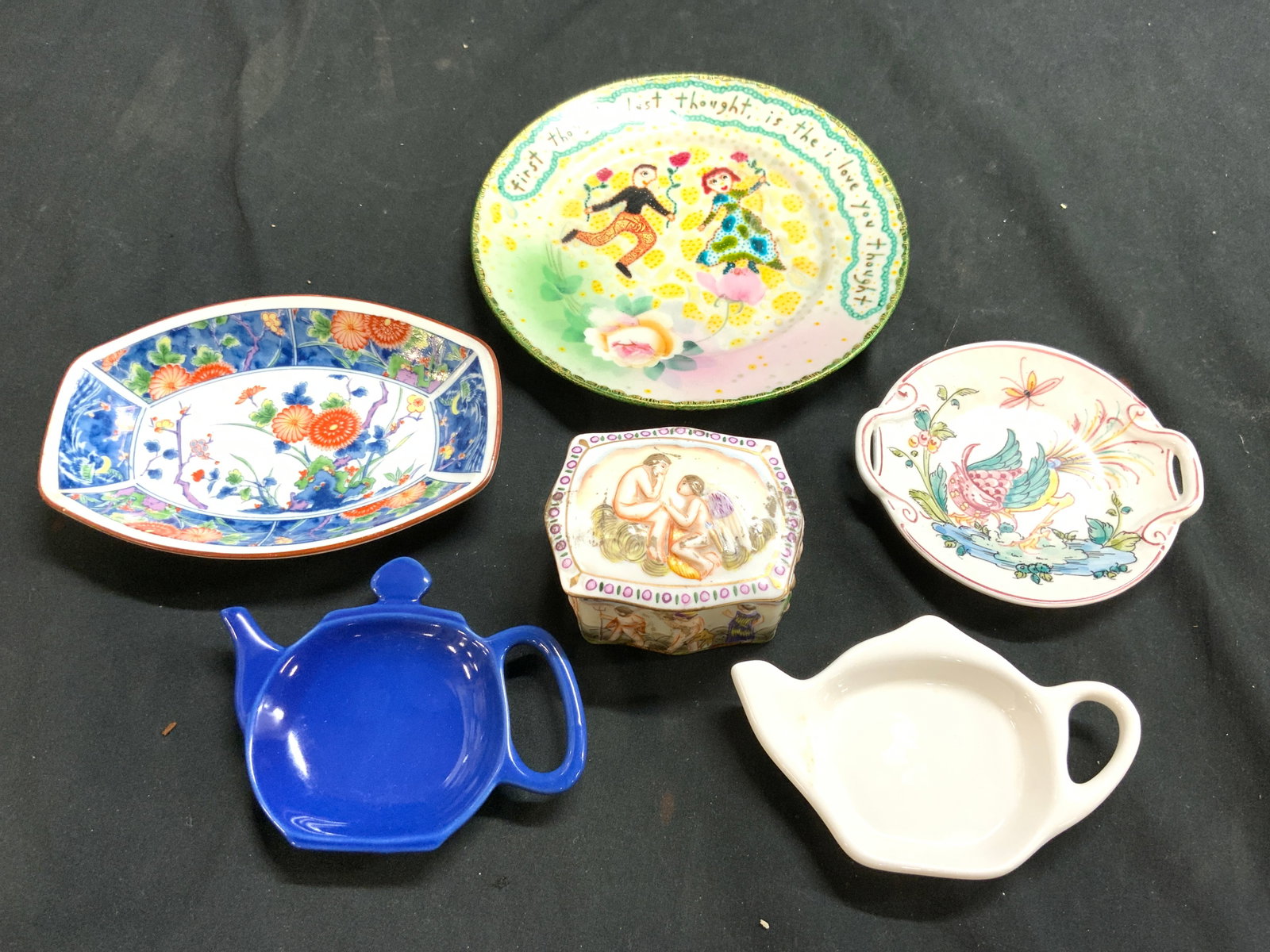 Lot 6 Porcelainware Dishes Crate & Barrel Nippon+: Lot includes 1 trinket box with lid, 1 blue toned dish with handle trademarked CHANTAL, 1 white toned dish with handle trademarked CRATE & BARREL, 1 Asian dish with Asian character signature, 1 hand p