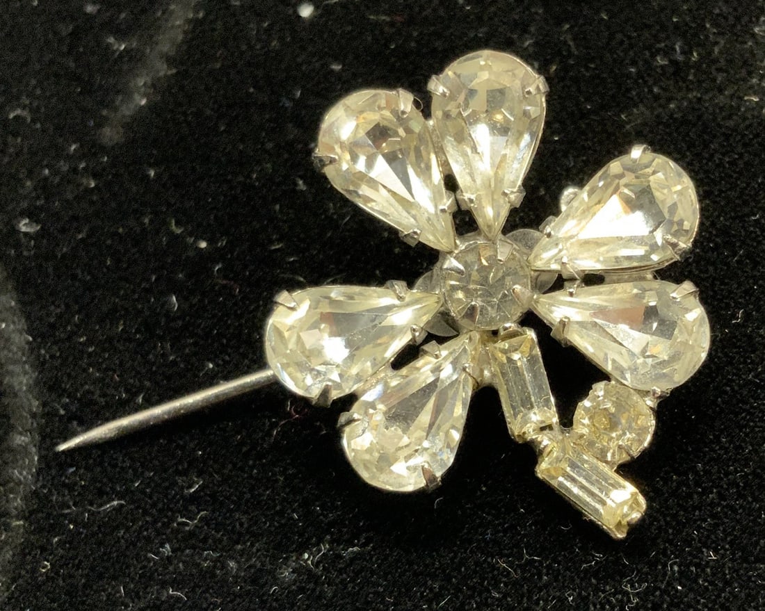 Clear Crystal Shamrock Style Pin (1 of 6)