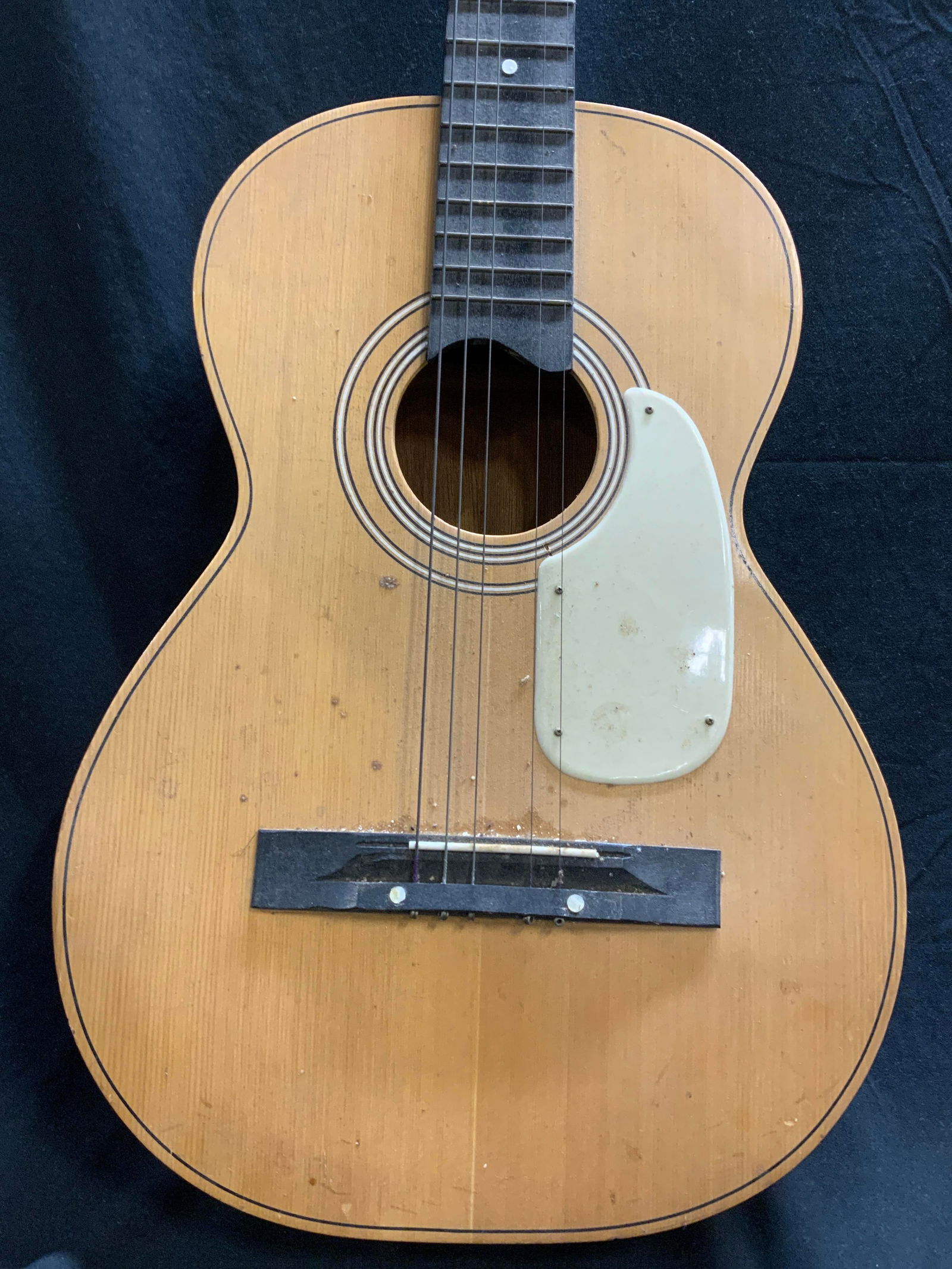 Vintage Wooden 6 String Acoustic Guitar (1 of 7)