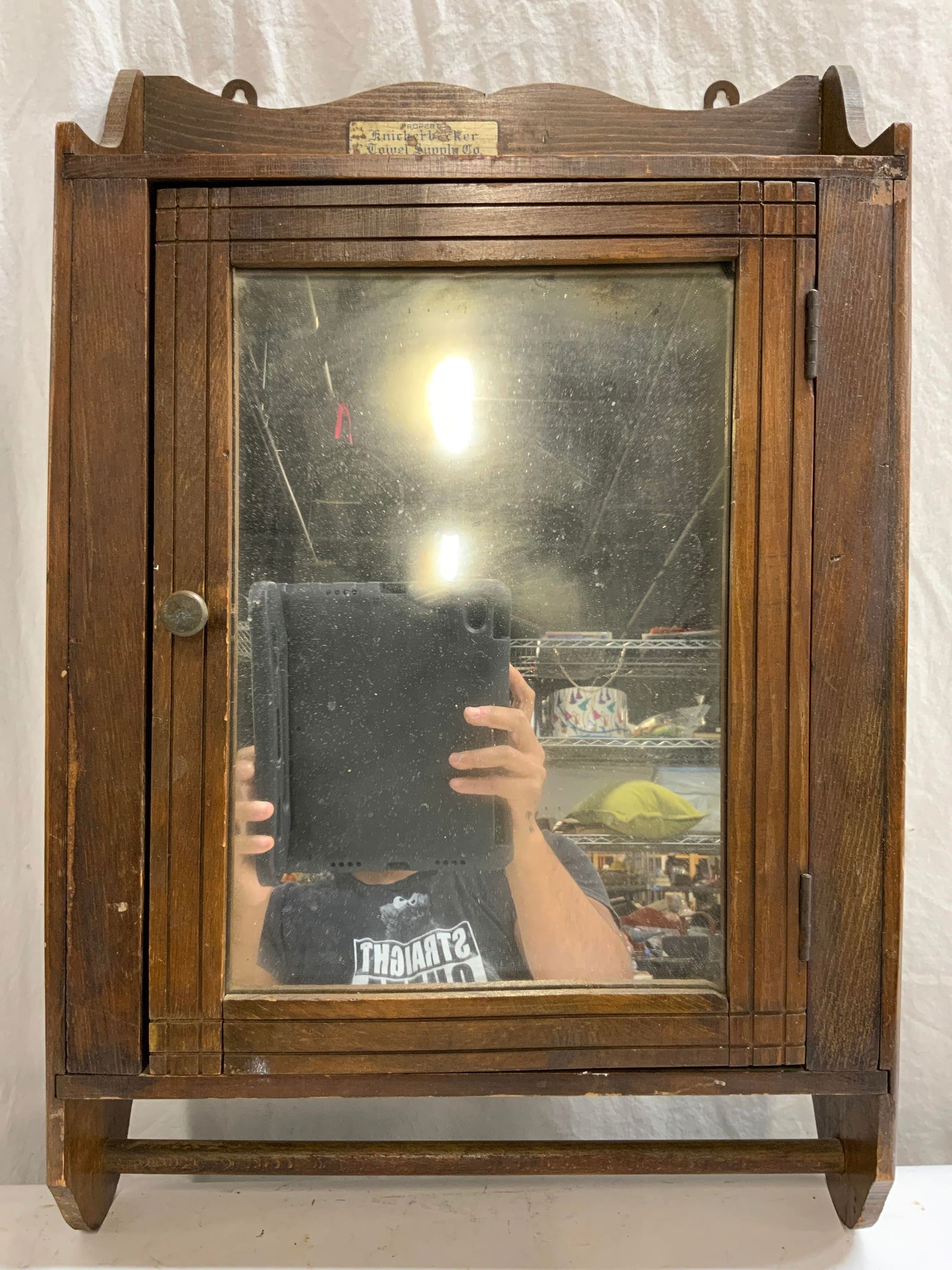 KNICKERBOCKER TOWEL SUPPLY CO Wood Wall Cabinet (1 of 6)