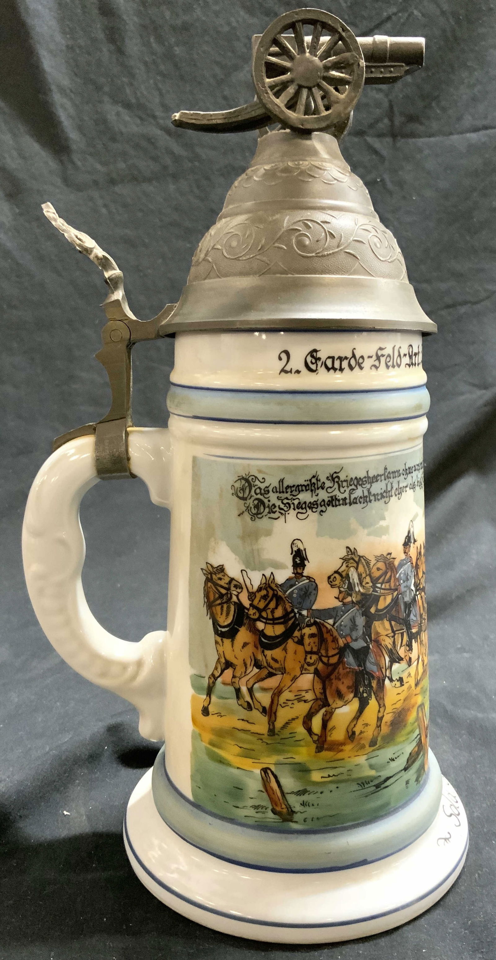 HANDGEMALT Porc Beer Stein W Pewter Canon Lid (1 of 7)