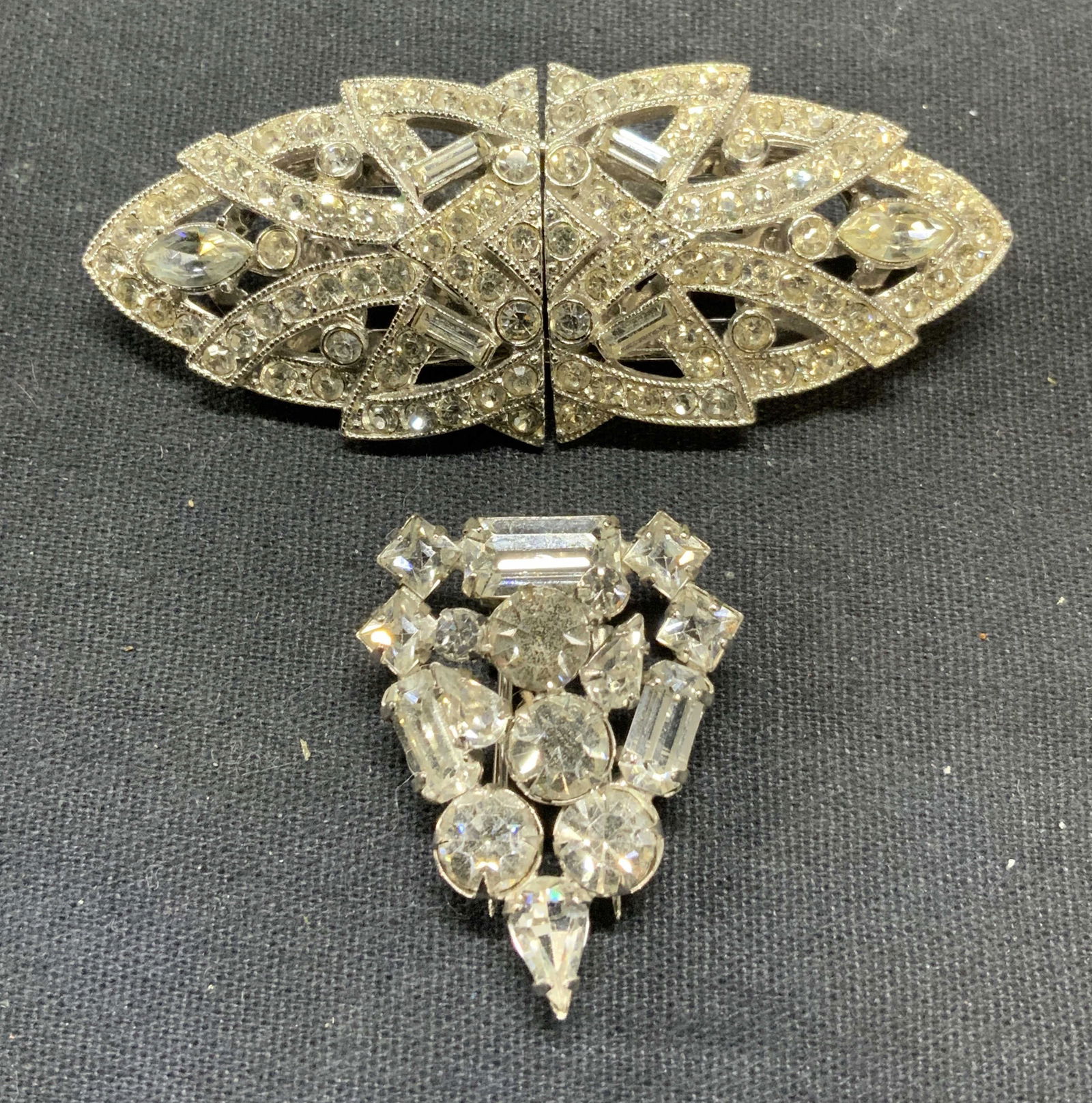 Lot 2 Vintage Silver Tone Crystal Fur Clips (1 of 7)