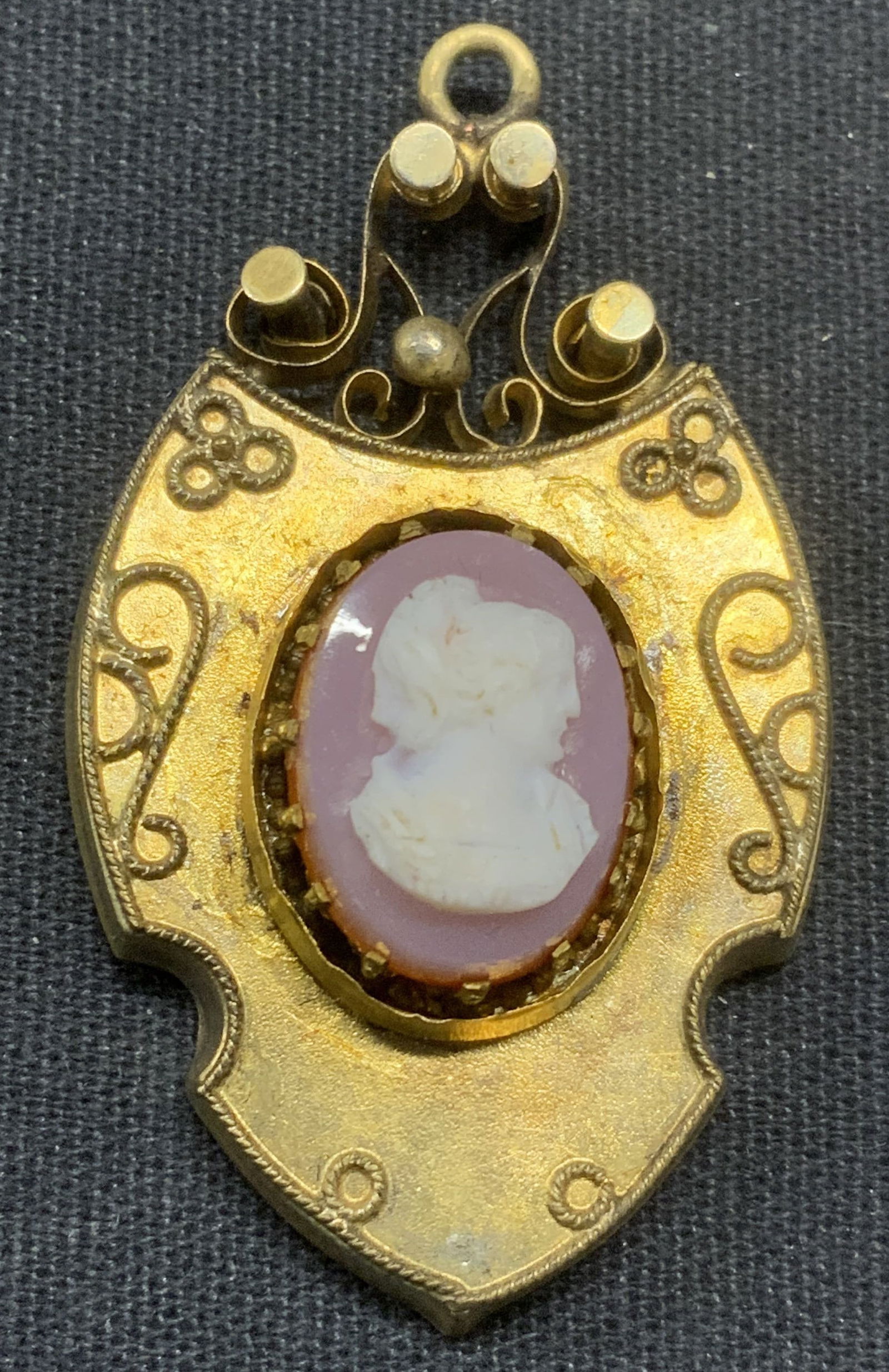 Vintage Gold Tone Carved Gem Cameo Pendant (1 of 6)