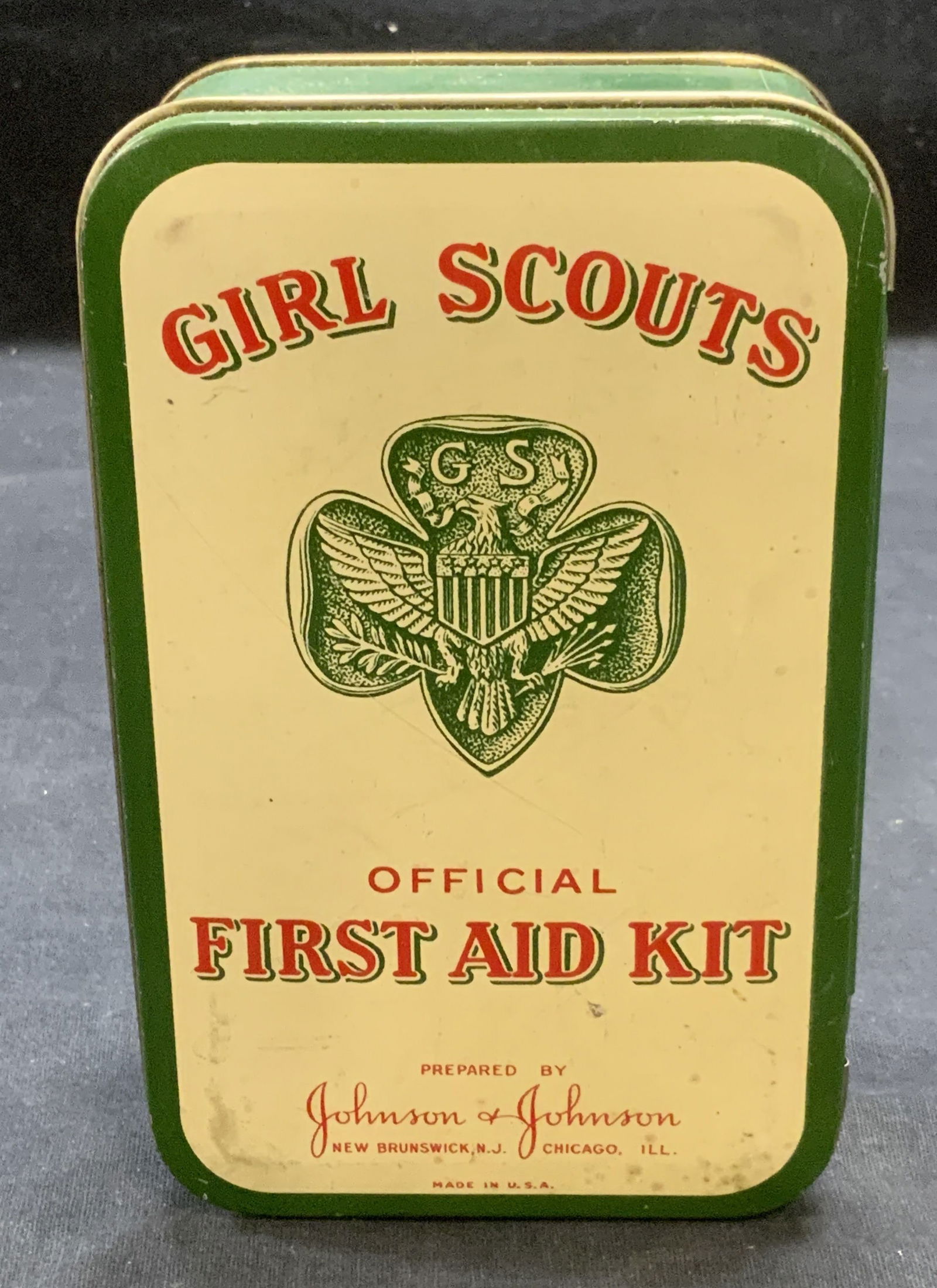 Vintage Girl Scouts First Aid Kit Tin (1 of 7)