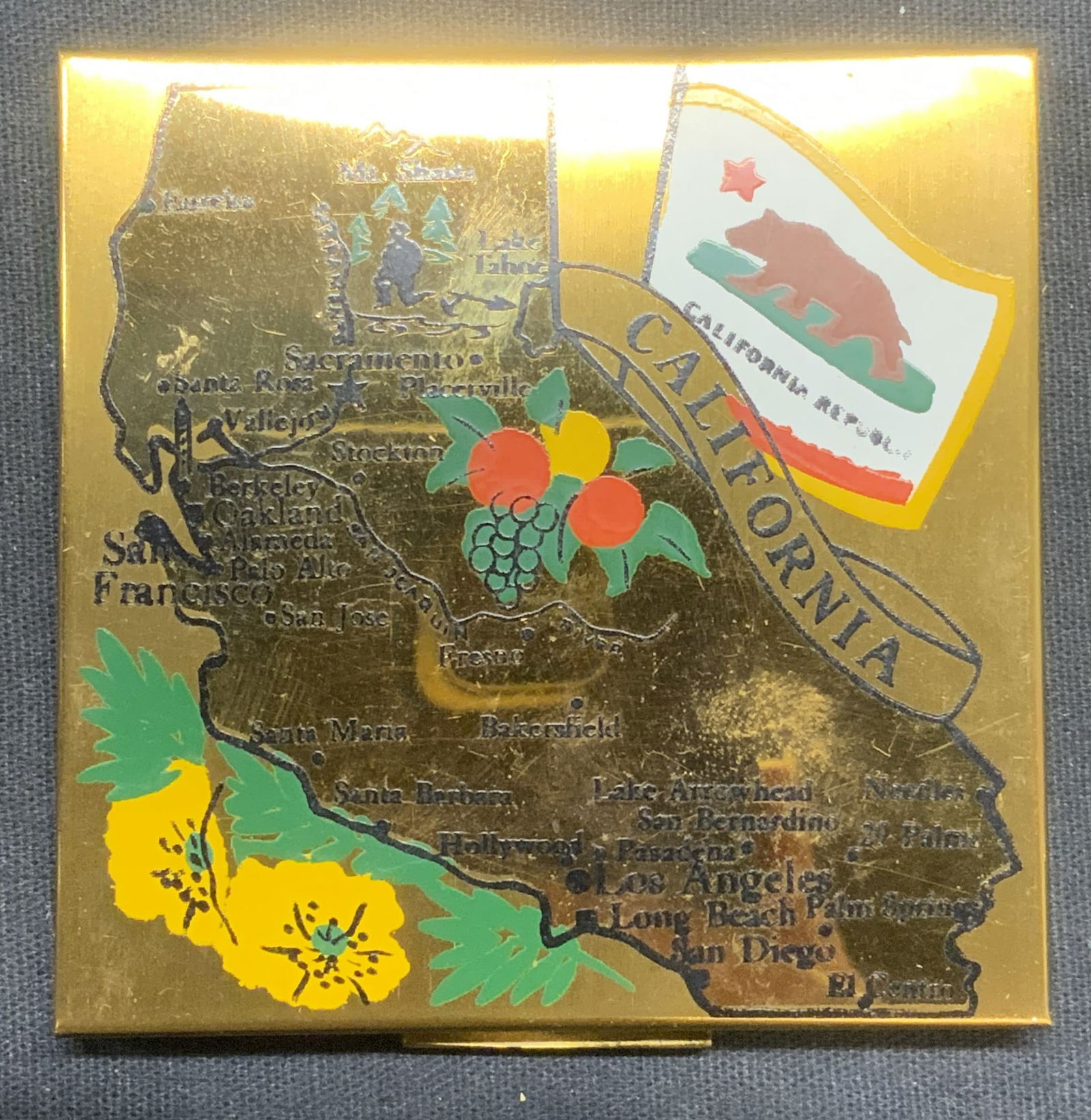 Elgin American California Makeup Compact Mirror (1 of 6)