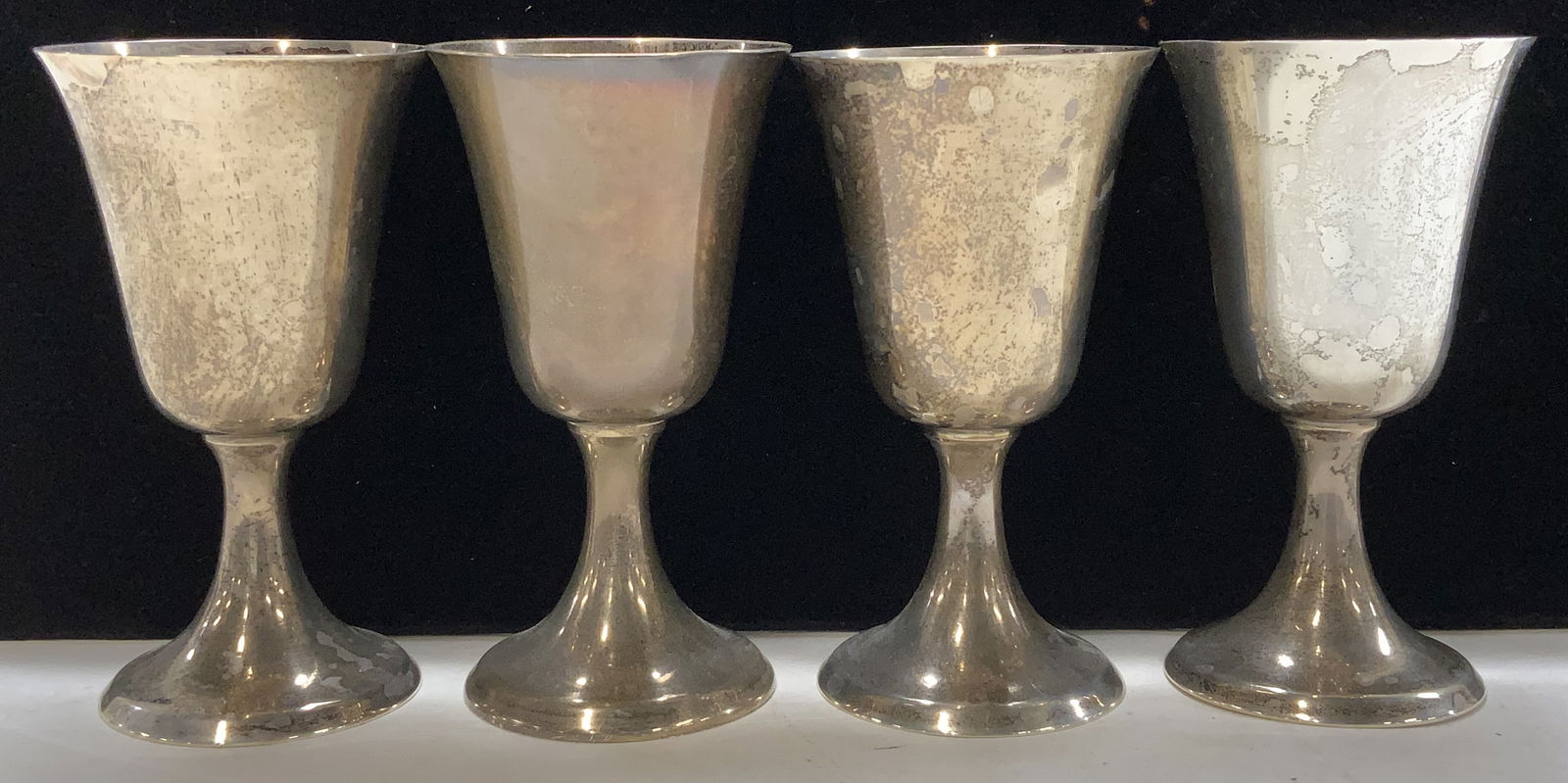 4 TOWLE STERLING Silver Stemware Goblets,10 ozt: Sterling silver wine goblets marked TOWLE and Sterling. Total 10.1 ozt . Each measures 4.5 x 2.5 in. Sterling silver goblets, luxury hollowware, Signed TOWLE Sterling silver stemware, sterling wine go