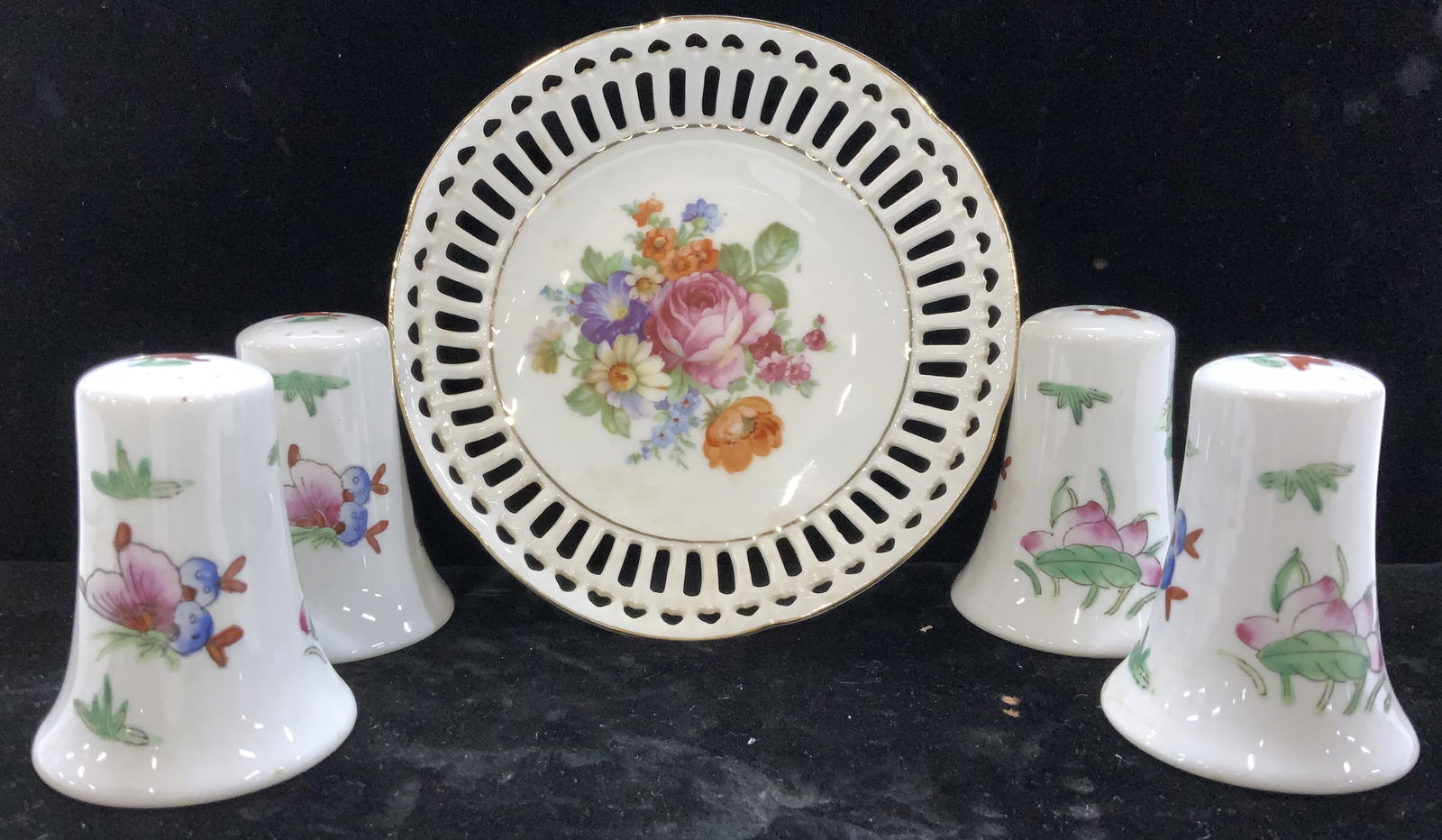 Lot5 Porcel Tableware, Asian Shakers + (1 of 7)