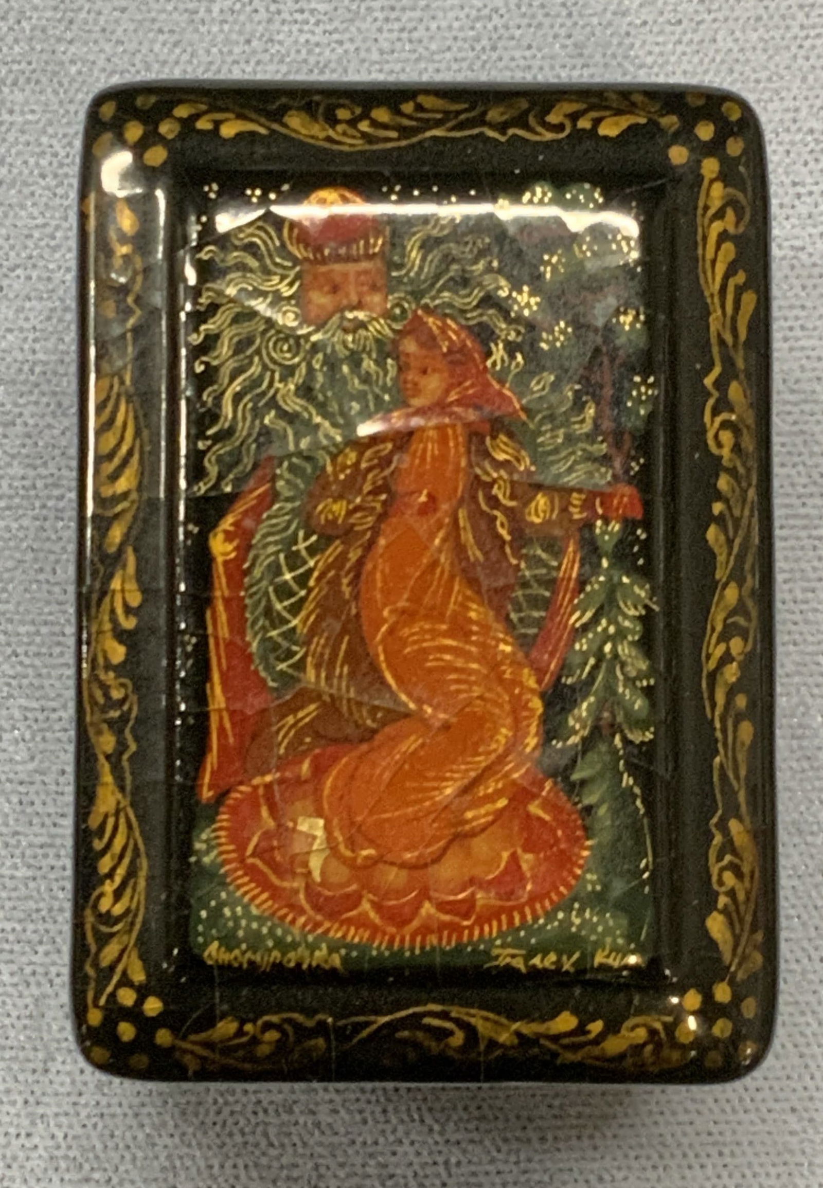 Vintage Russian Lacquered Wood Trinket Box (1 of 7)