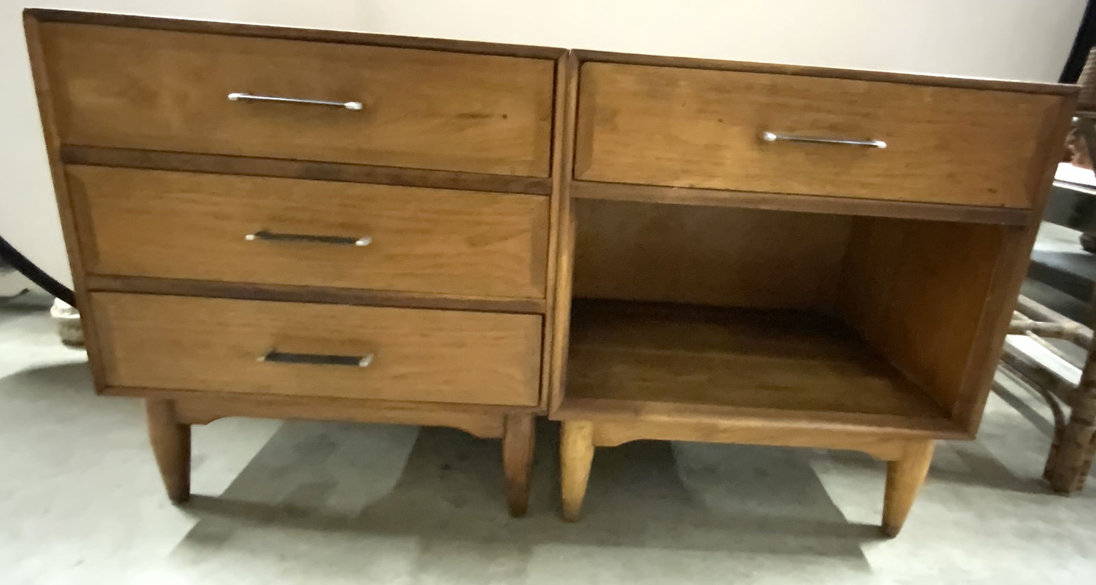 Set 2 RAMSEUR FURN CO. Vintage MCM Nightstands USA (1 of 14)