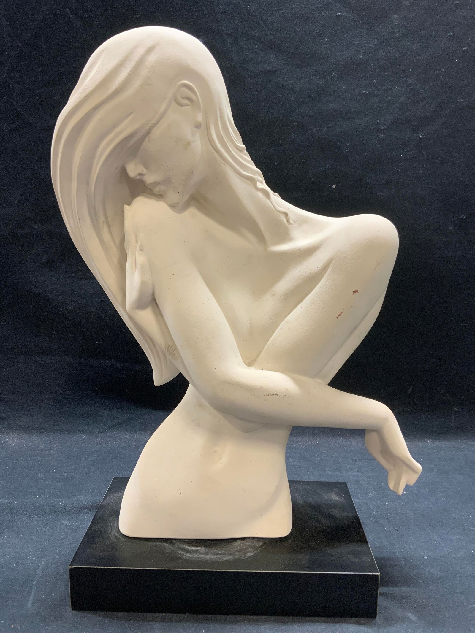 Austin Prod David Fisher Nude Sculpture 1993 17in: Austin Production David Fisher sculpture of nude female figure on black wood base. Produced 1993. Stamped to reverse with Artist name and year. Material feels like ceramic. Piece is heavy. Measures ap