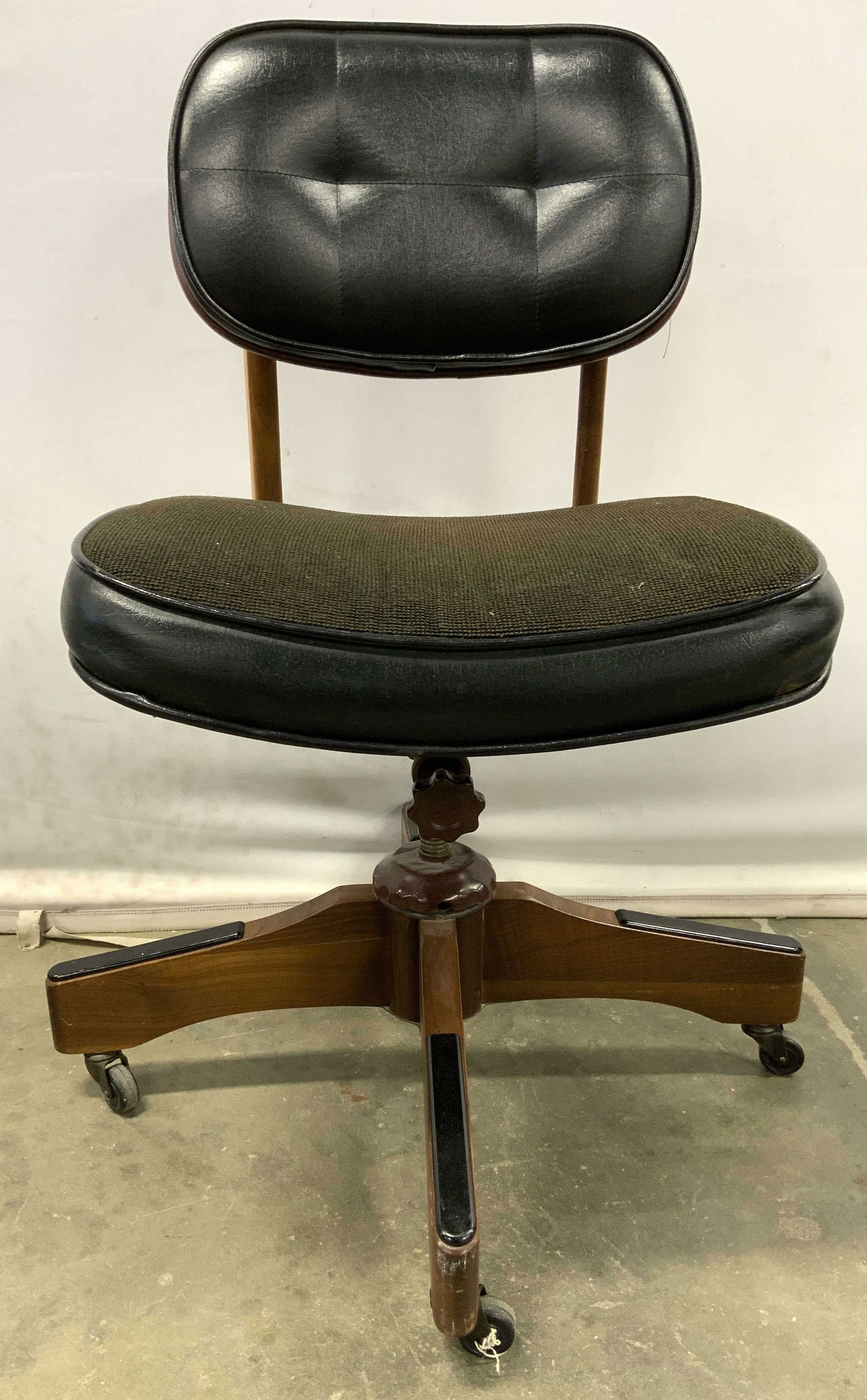 Vntg Leather & Wood Office Chair W Wheels (1 of 8)