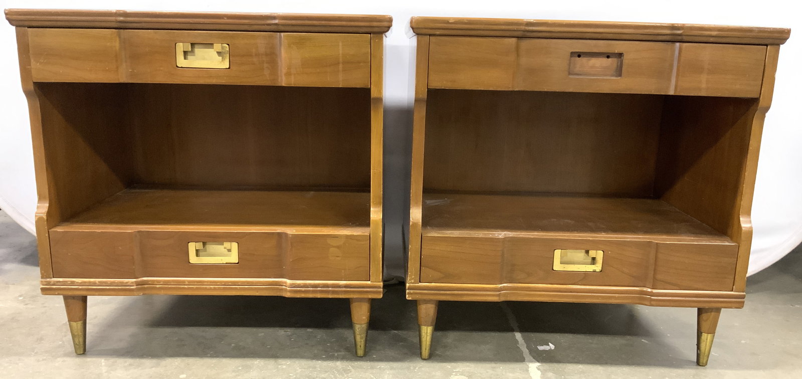 JOHN WIDDICOMB MCM Wooden End Tables (1 of 14)