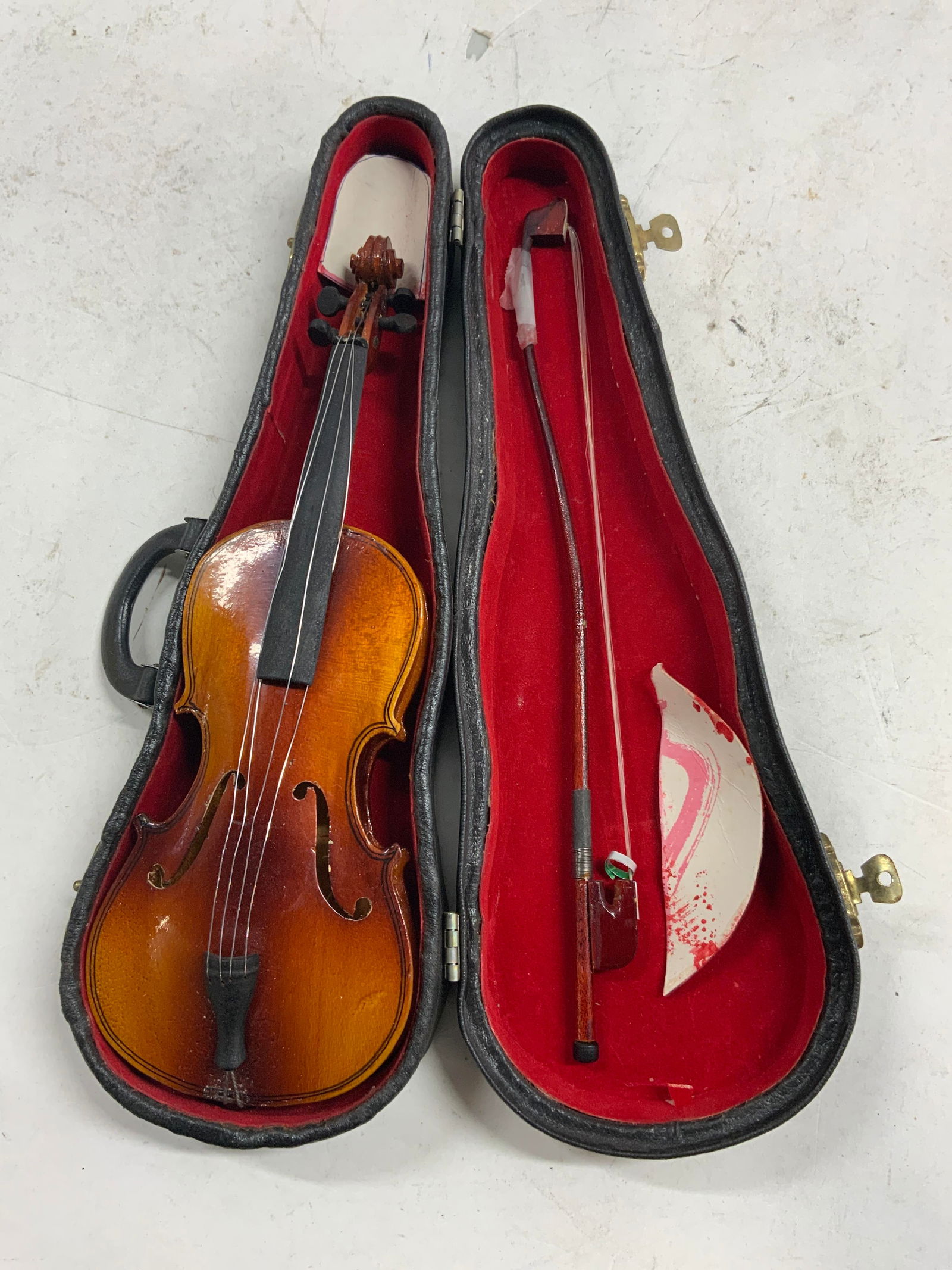 Miniature Violin W Case & Bow (1 of 7)