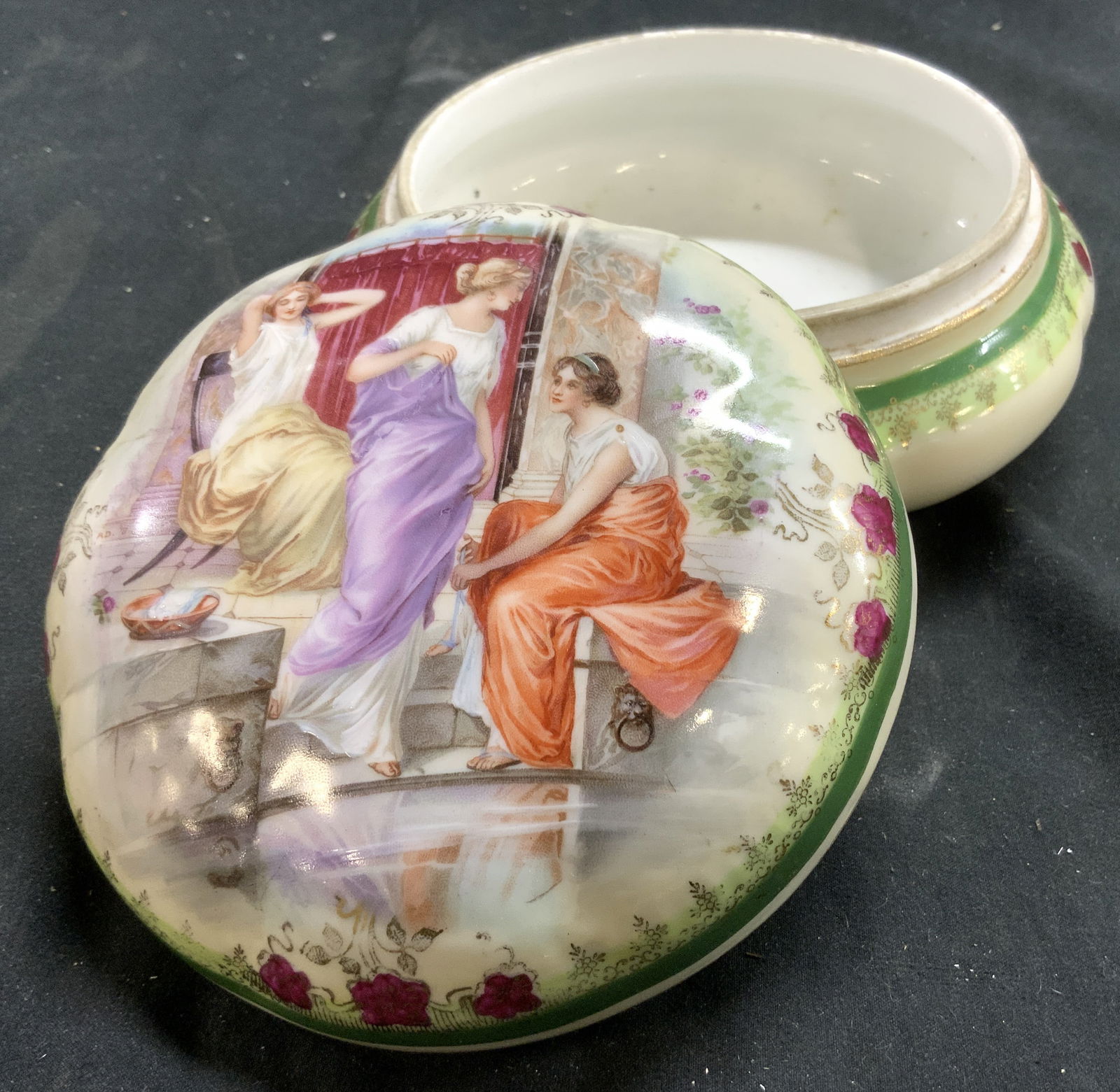ROYAL VIENNA Vntg Porcelain Trinket Box W Lid (1 of 8)