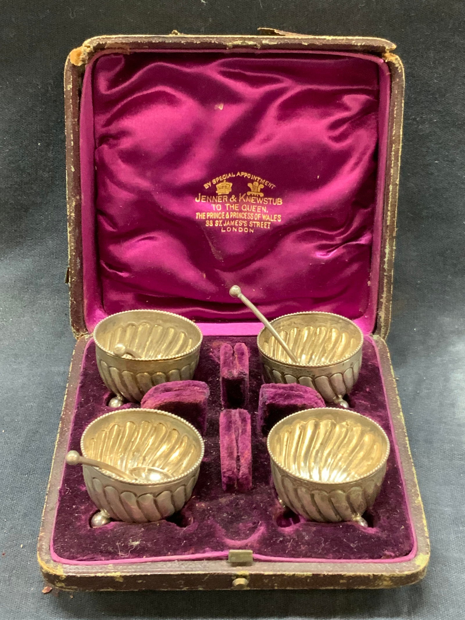 Set 4 Anqt Sterling Silver Salt Cellars, London (1 of 13)