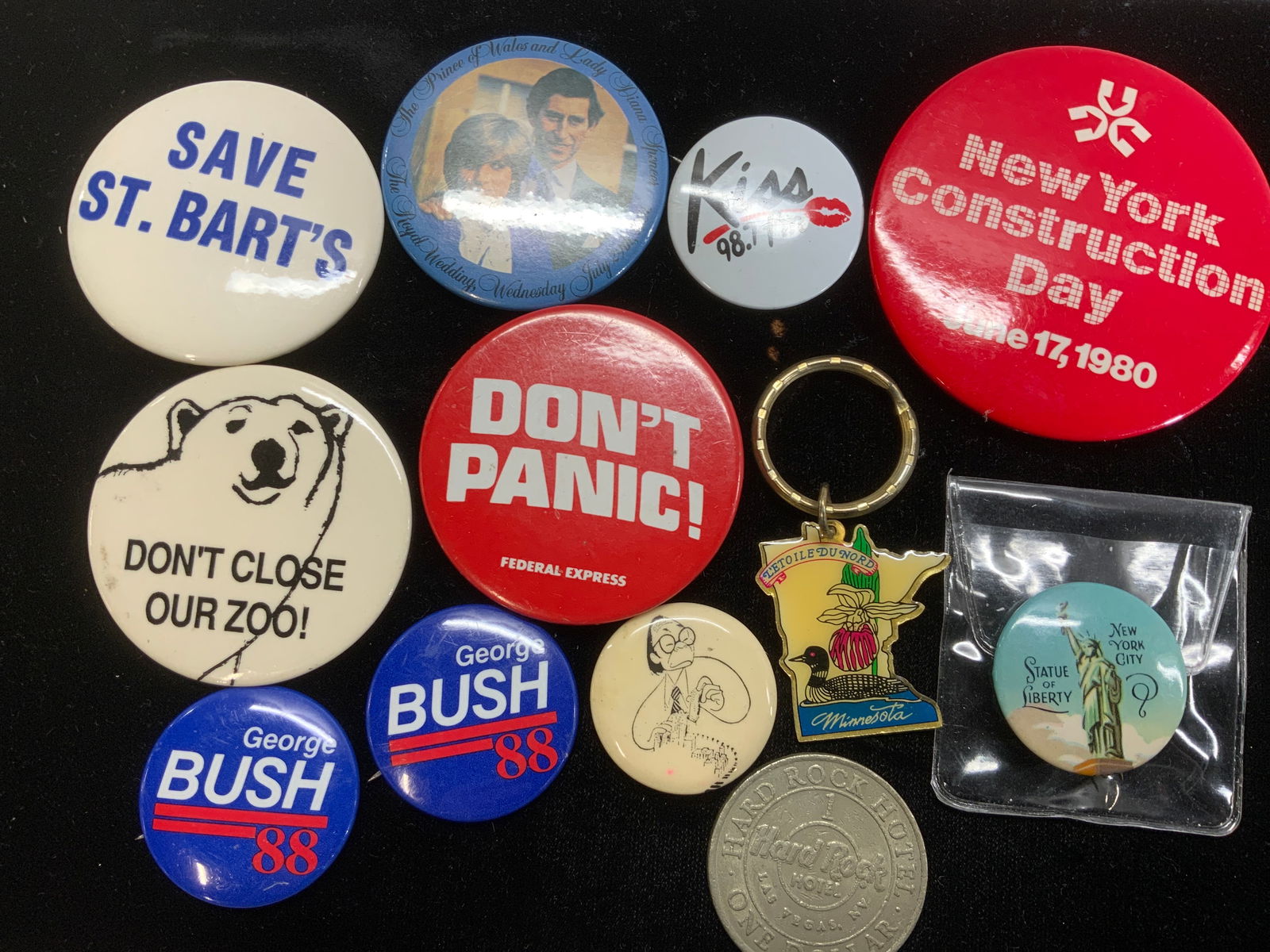 Vtg Lot 12 Button Pins, Statue Liberty, Bush 88 +: Lot of vintage collectible button pins . Includes a Minnesota state keychain. Largest pin measures 3 in. Prince Charles & Princess Diana, P George Bush 88 political pins, Statue of Liberty, Hard Rock