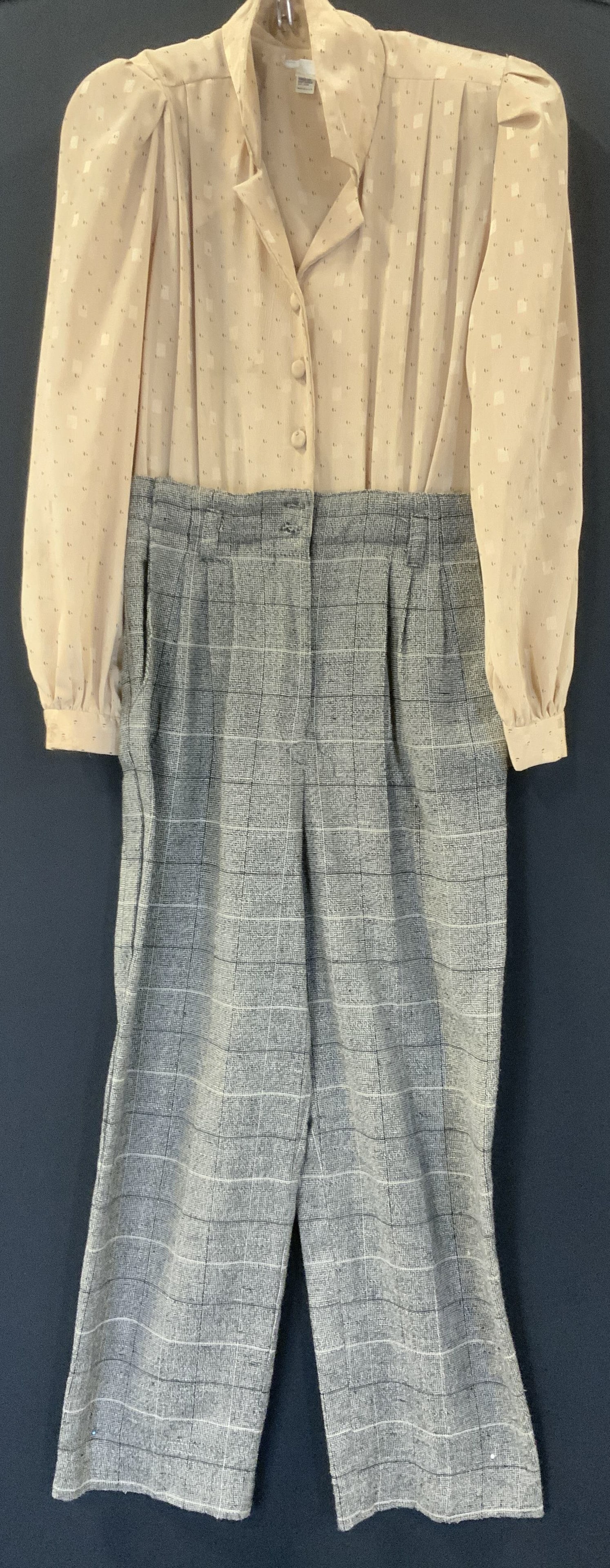 Vtg Ladies Jumpsuit  w Blouse and Pants , USA (1 of 9)