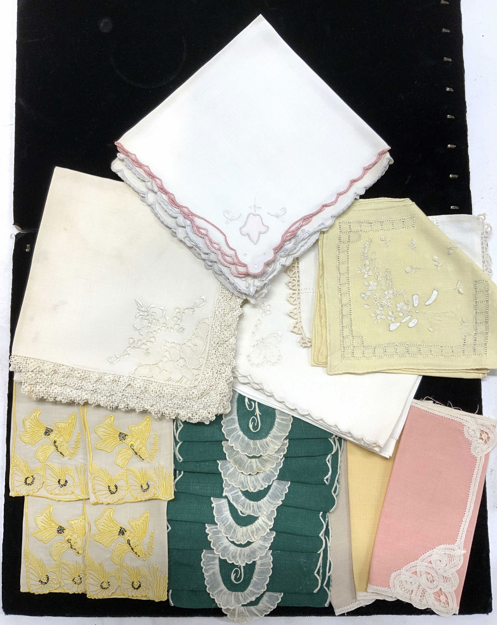 Vintage Cocktail & Dinner Linen Napkins, 33 (1 of 10)