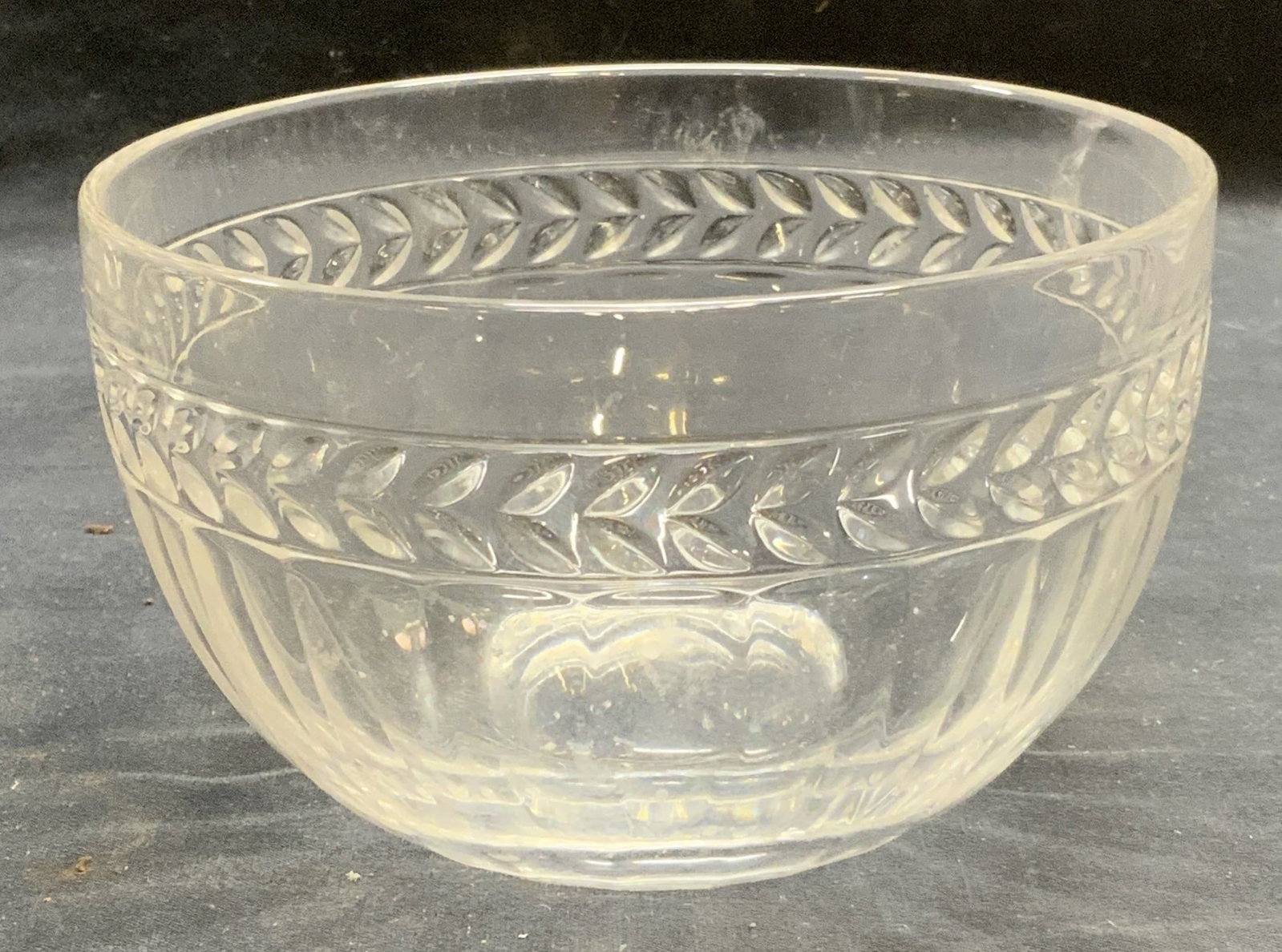 VILLEROY & BOCH Laurel Pattern Crystal Bowl: VILLEROY and BOCH crystal bowl with Laurel pattern border and ribbed body. Signed to base. Measures approx. 6 x 3.75 inches. Thick walled crystal, piece has weight. Some surface wear including scratch