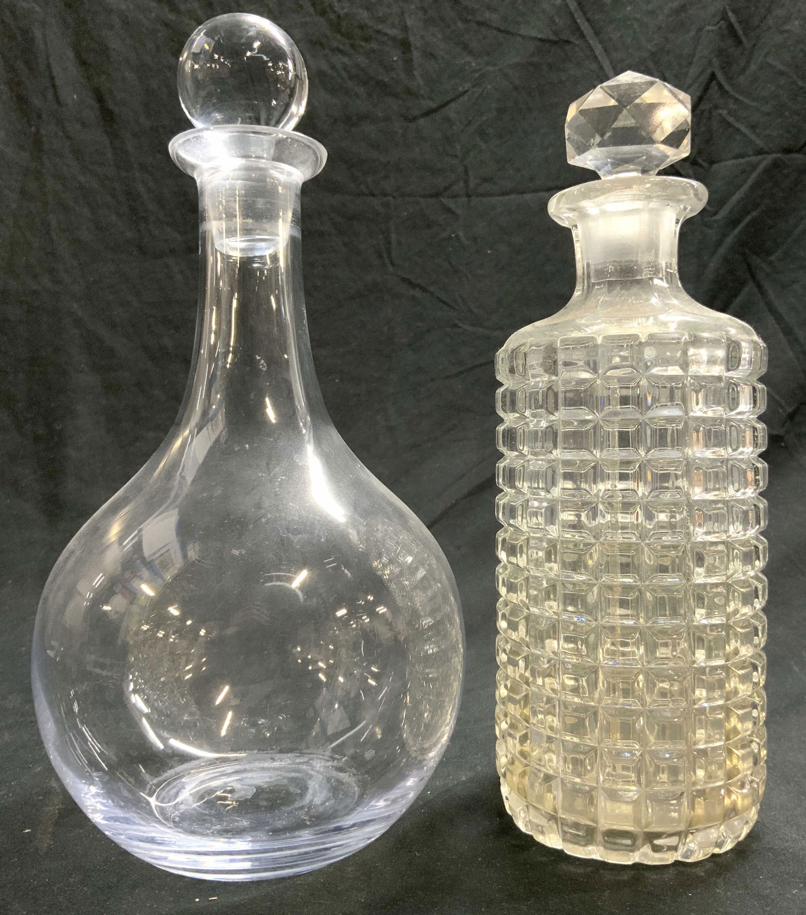 Lot 2 Assorted Glass Decanters W Stoppers (1 of 9)