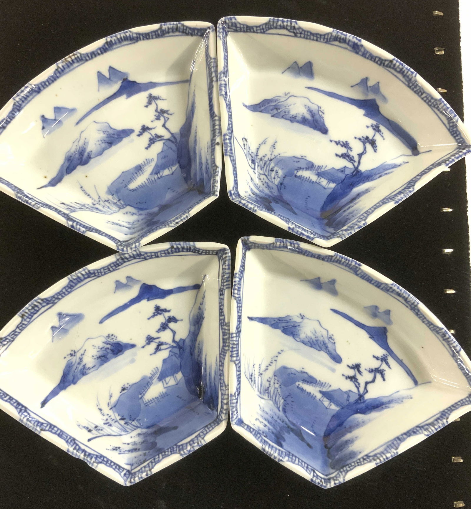 Set 4 Japanese Painted Porcelain Serving Bowls (1 of 6)