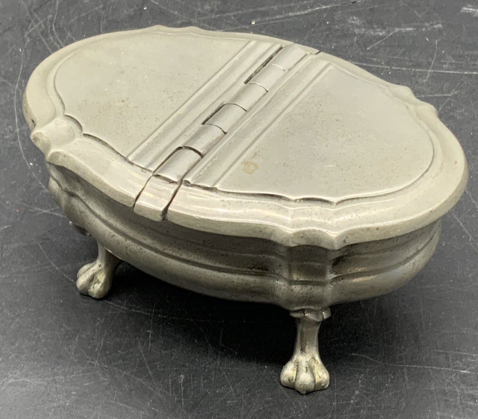 Vintage Trademarked Claw Footed Trinket Box, Lid (1 of 8)