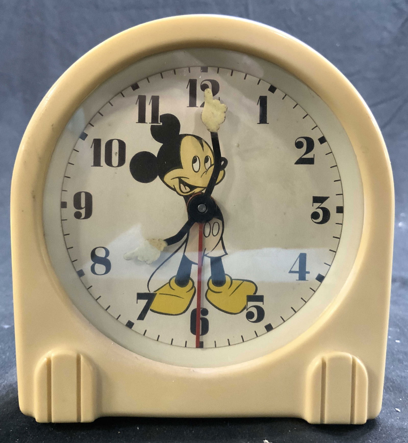 US TIME Vntg Mickey Mouse Alarm Clock (1 of 7)