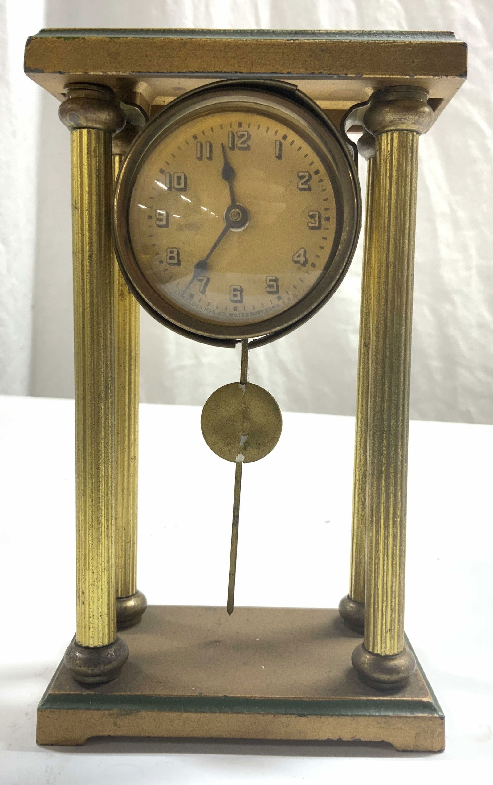 LUX CLOCK MFG CO INC Gilt Metal Mantel Clock (1 of 8)