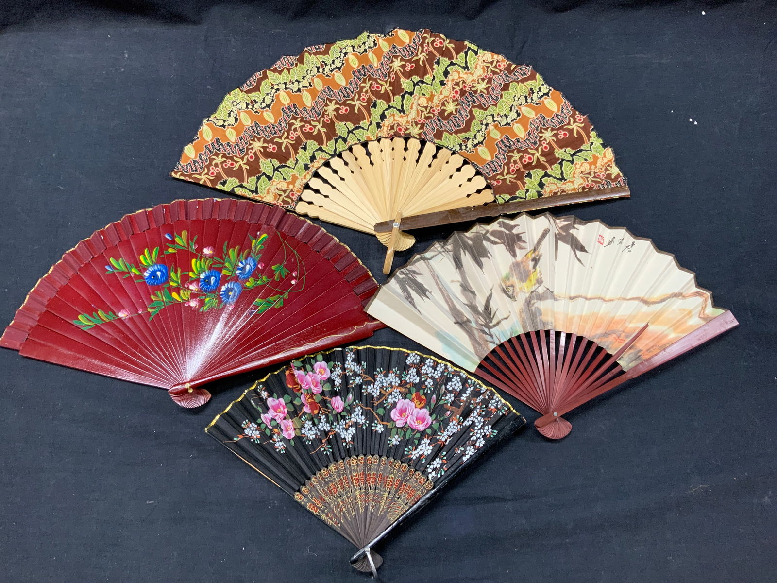 Lot 4 Hand Painted & Fabric Hand Fans (1 of 11)