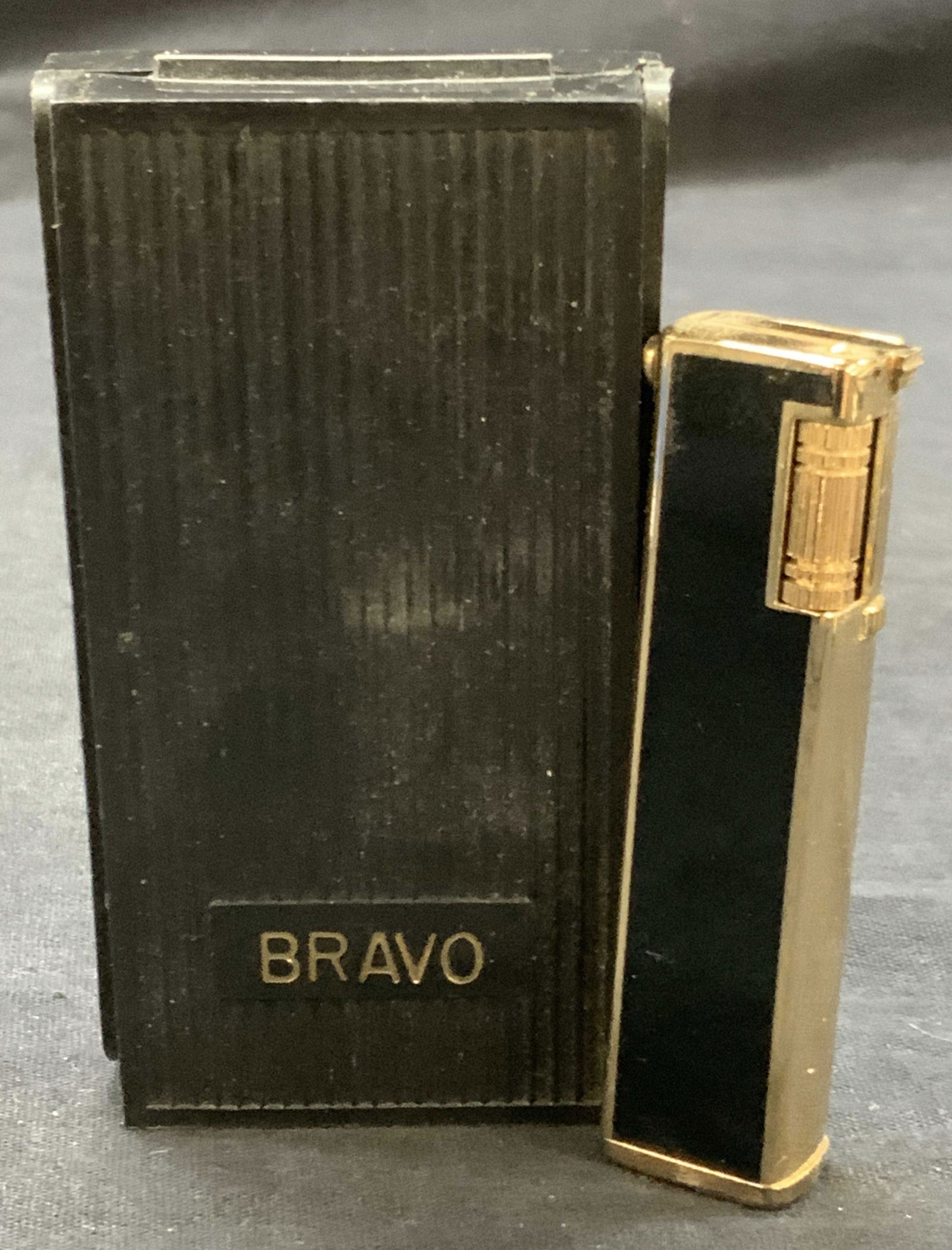 Vintage Gold Tn Bravo Gas Lighter W Org. Box (1 of 9)