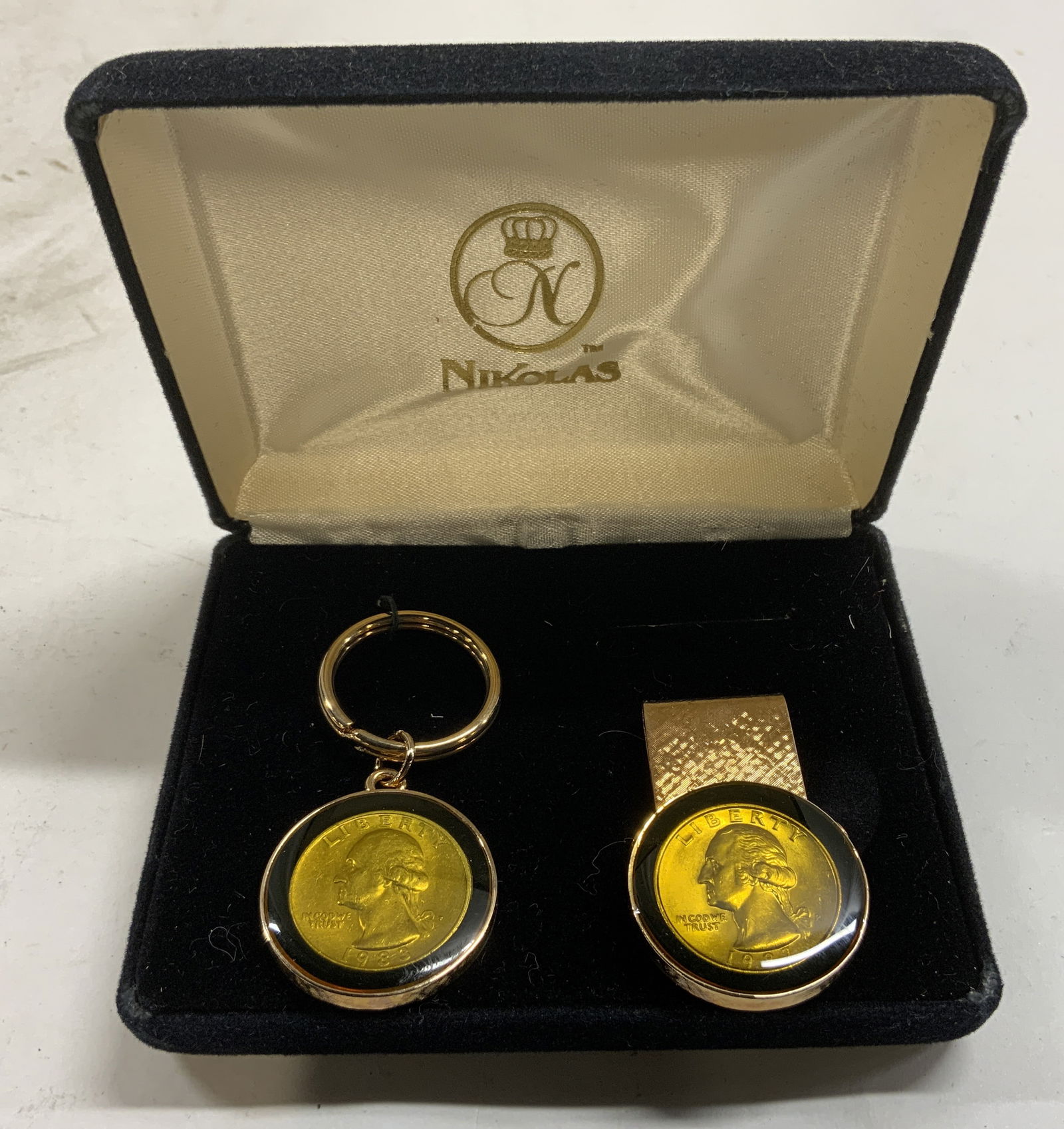 Vntg Enameled Quarter Keychain & Money Clip W Case (1 of 6)