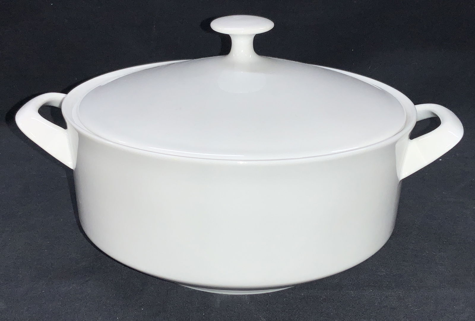 White Arsberg Ceramic Lidded Pot, Germany (1 of 5)