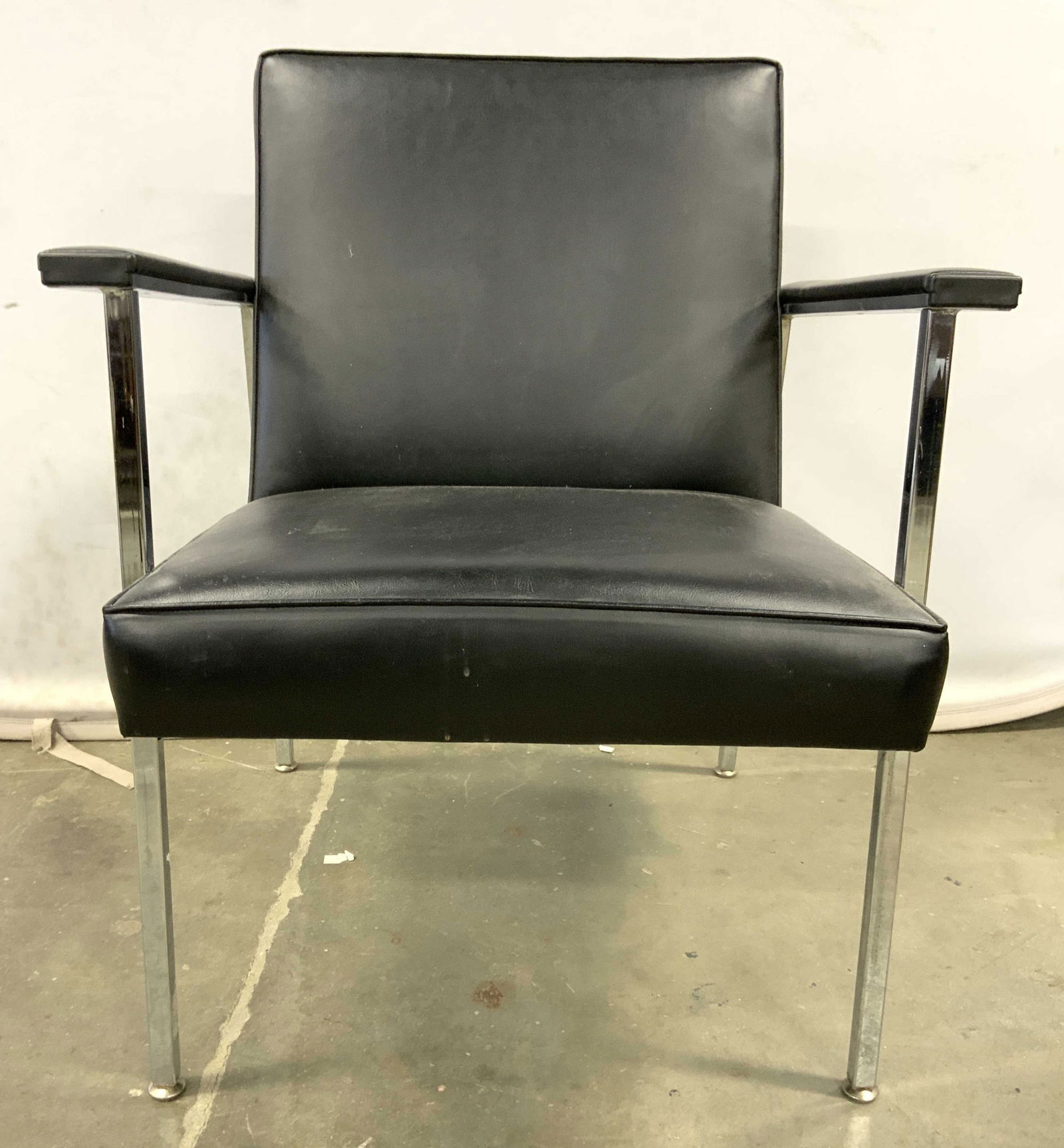 DESIGNCRAFT METAL MFG Co MCM Chrome & Leather Chr (1 of 9)