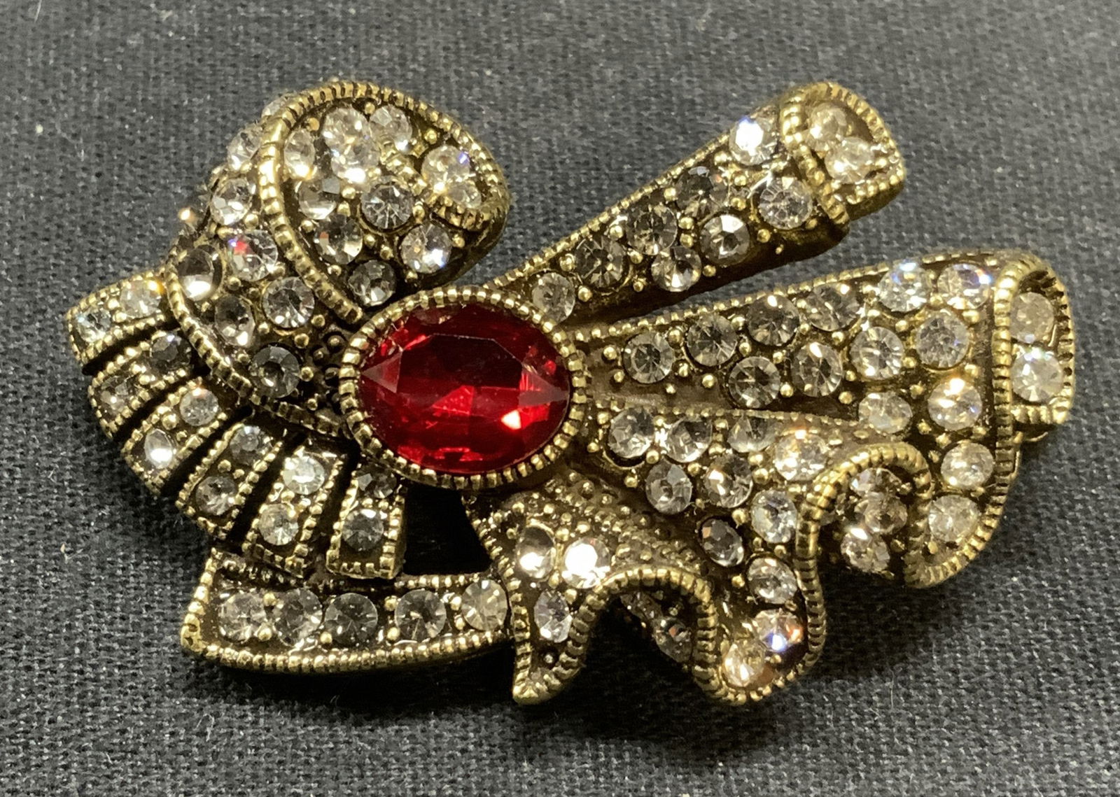 Heidi DAUS Gold Tone Red Crystal Brooch (1 of 7)