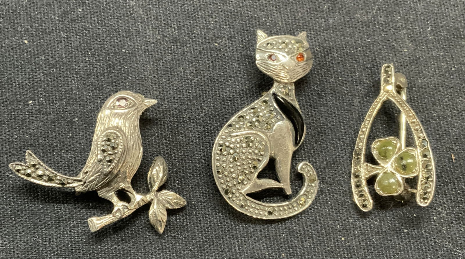 Lot 3 Sterling Silver Cat, Bird, Wishbone Brooches (1 of 7)