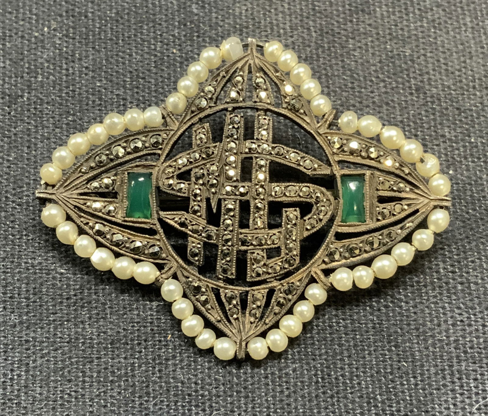 Vtg Sterling silver Faux Pearl Marcasite Brooch (1 of 6)