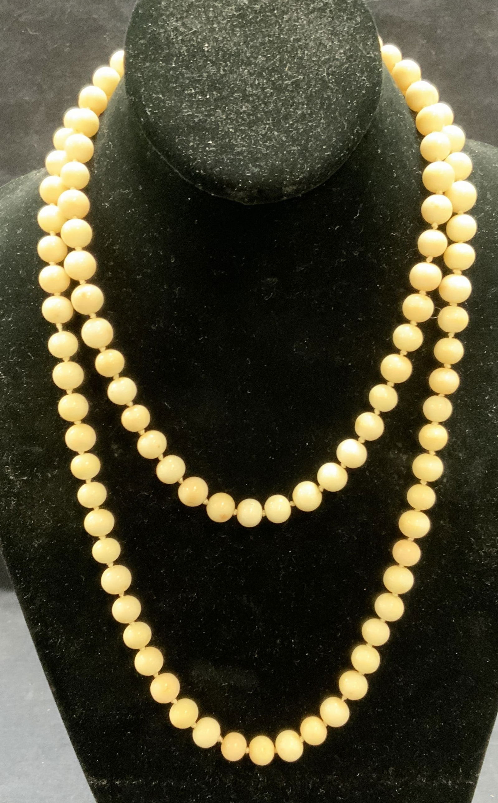 Vintage White Coral Beaded Necklace (1 of 7)