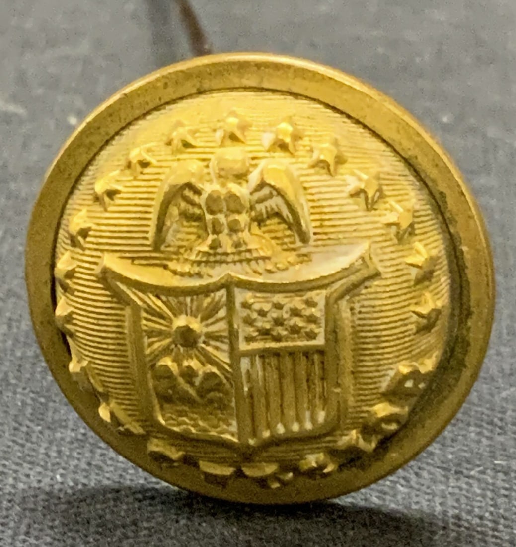 Vintage Gold Tone Crest Button Hat Pin (1 of 7)