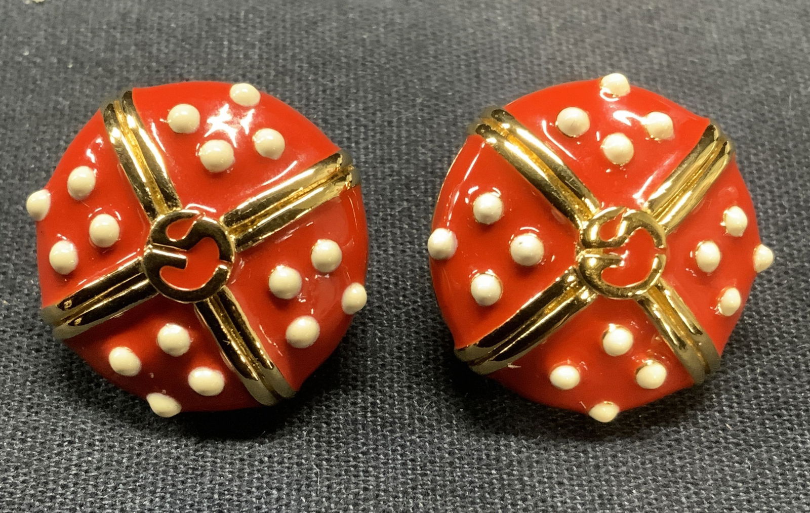 Vtg St John Gold Tone Red Dot Earrings (1 of 6)