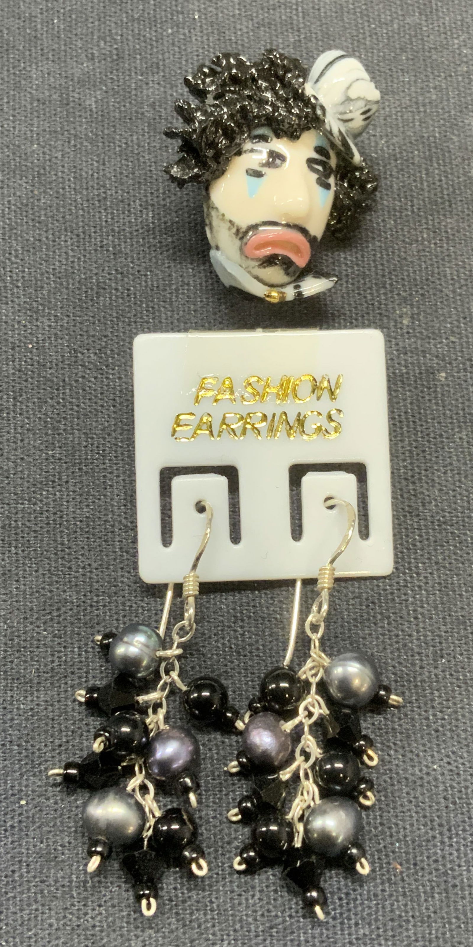 Lot 2 Tahitian Pearl Earrings, Clown Pin (1 of 7)