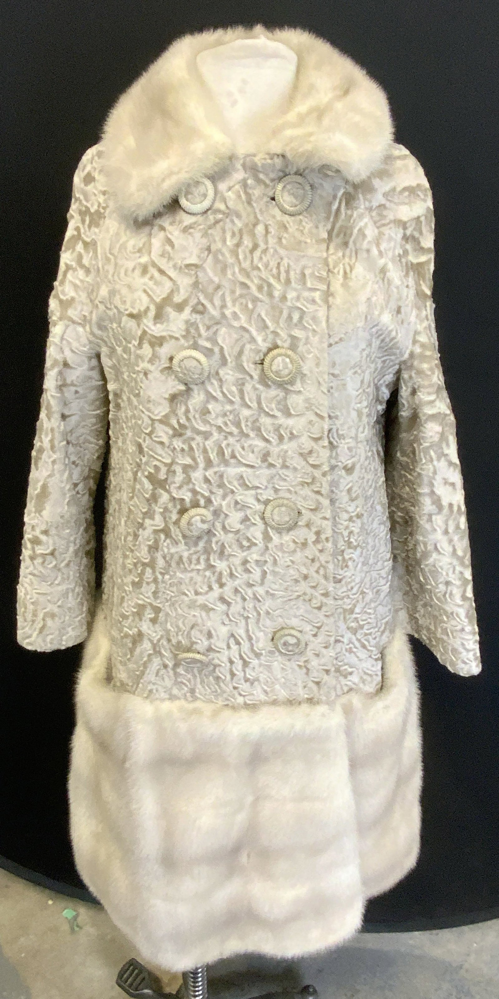 Vintage Beige Sheared Sheep & Fur Coat (1 of 8)