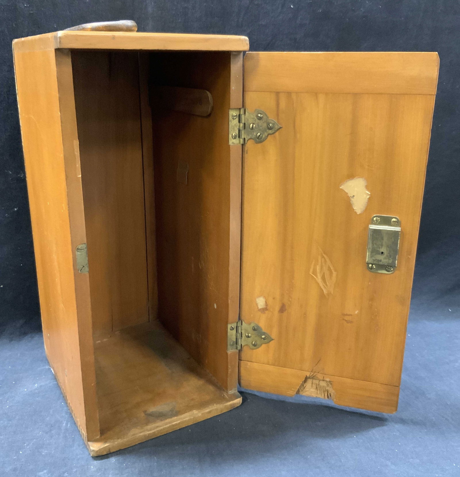 Vtg Vertical Wooden Box W Key (1 of 9)